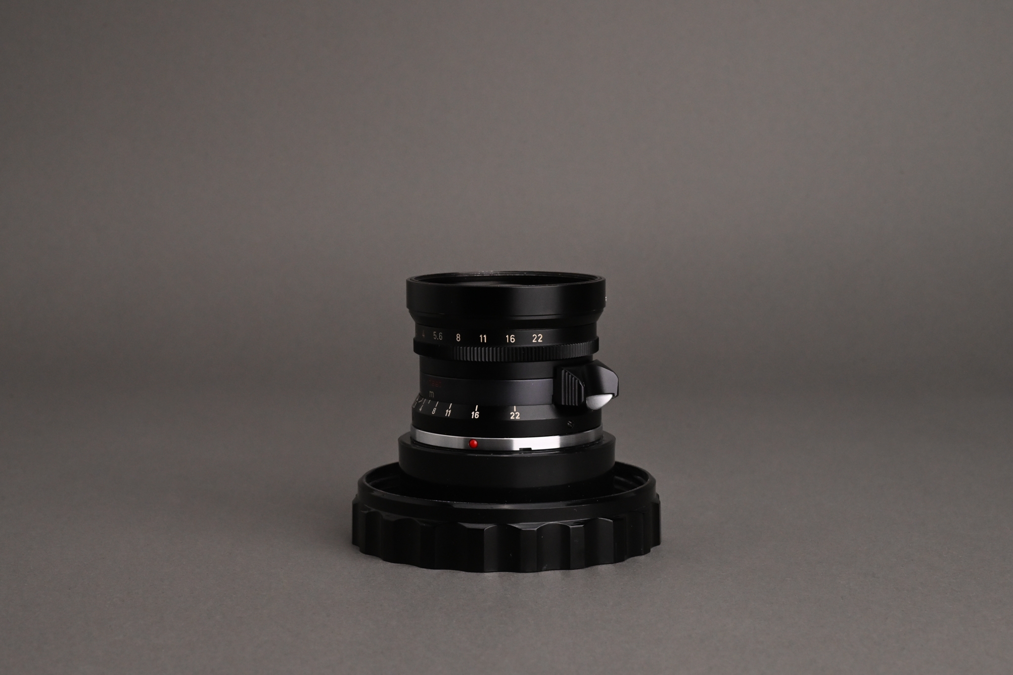 Picture of Leica Elmarit-M 28mm f/2.8 Ver.1 9-element Canada