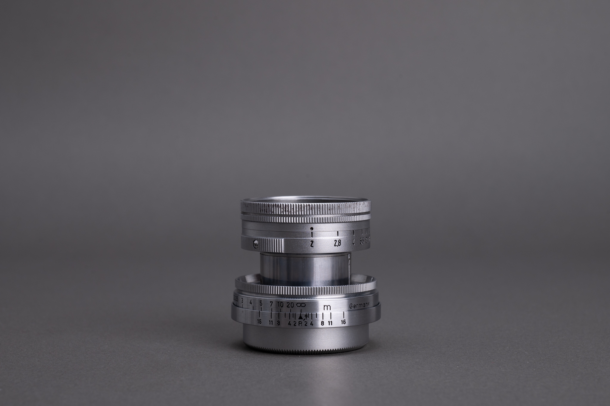 Picture of Leica Summicron 5cm f/2 LTM Screw Radioactive