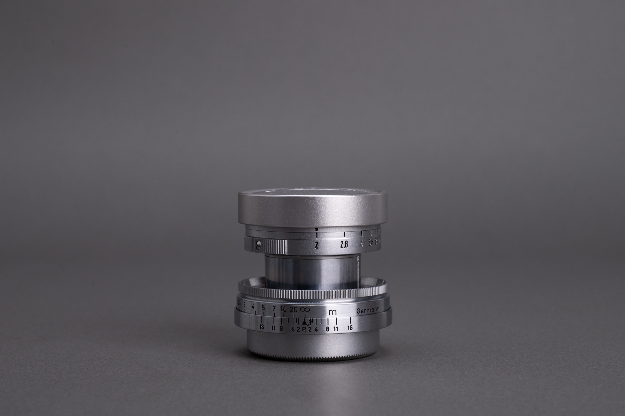 Picture of Leica Summicron 5cm f/2 LTM Screw Radioactive