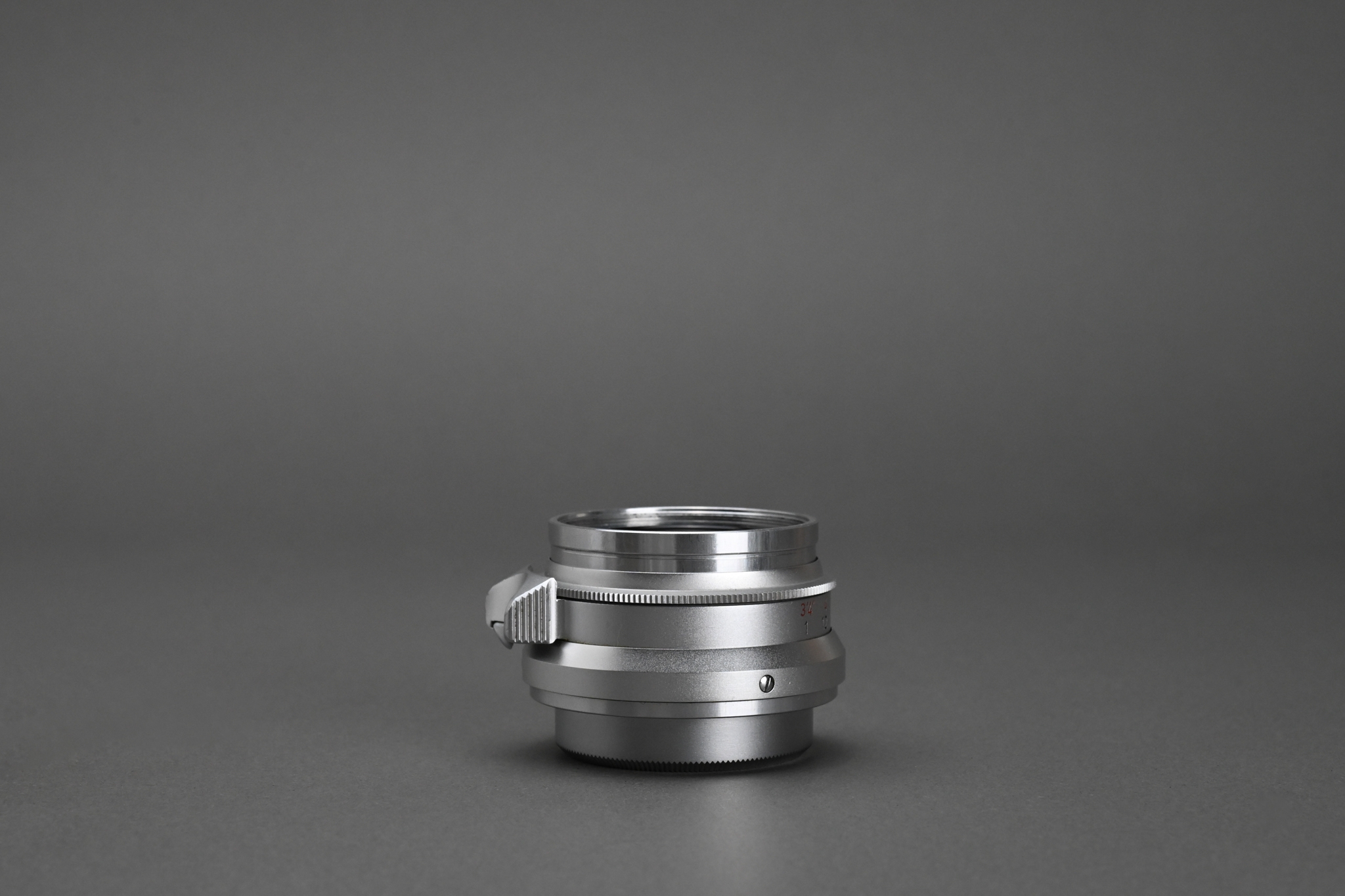 Picture of Leica Summicron 35mm f/2 Ver.1 8-element LTM