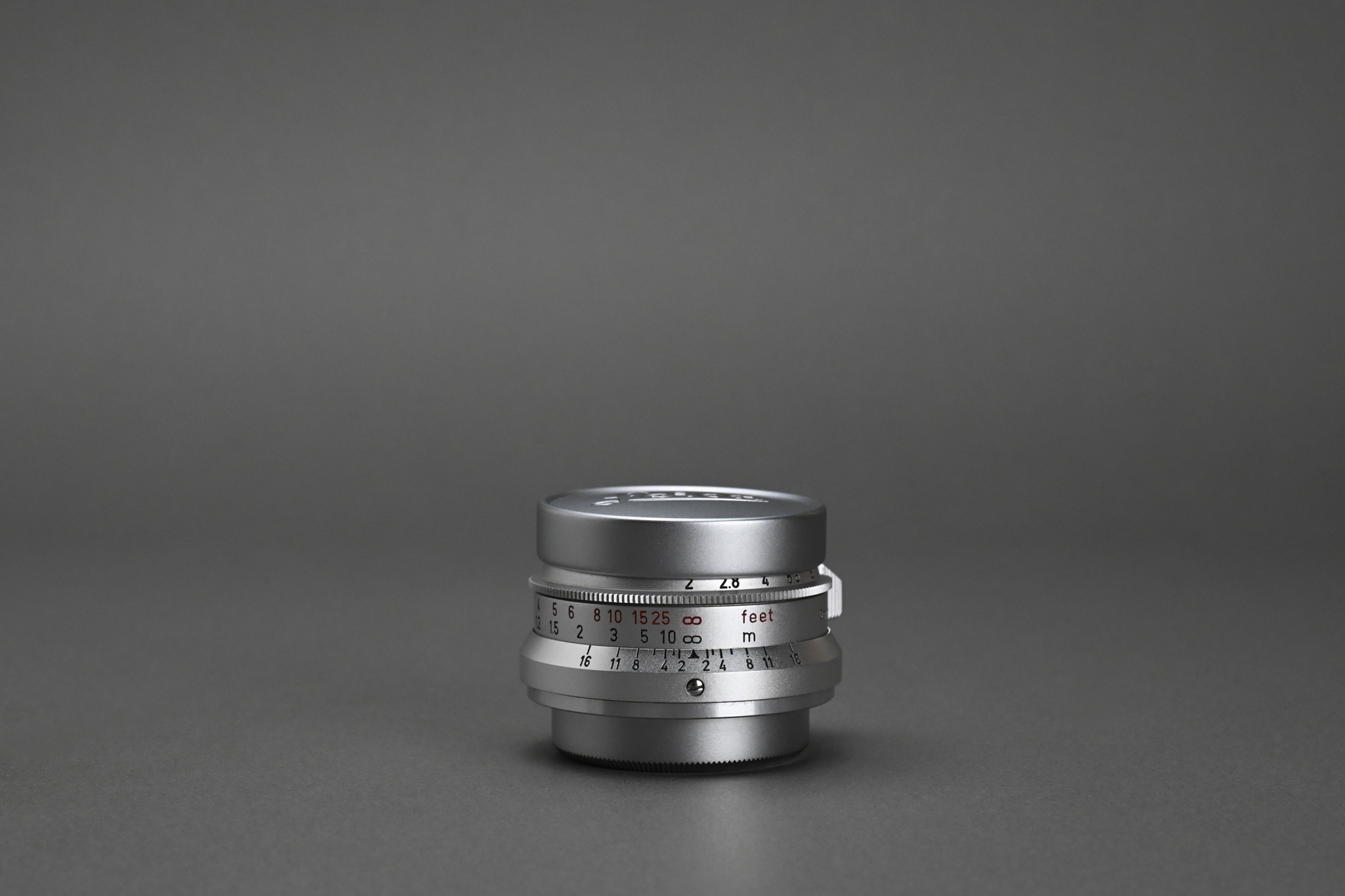 Picture of Leica Summicron 35mm f/2 Ver.1 8-element LTM