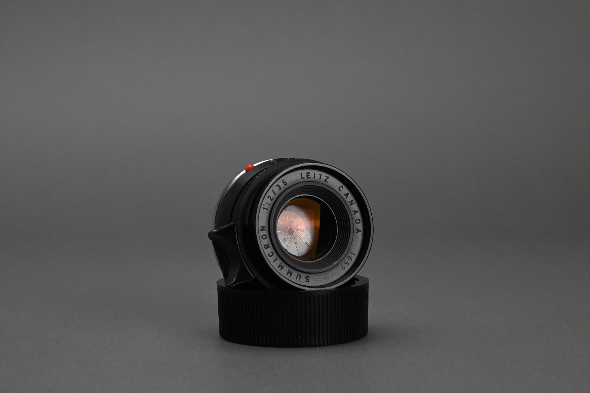 Picture of Leica Summicron-M 35mm f/2 Ver.1 8-element Canada Red Scale Black