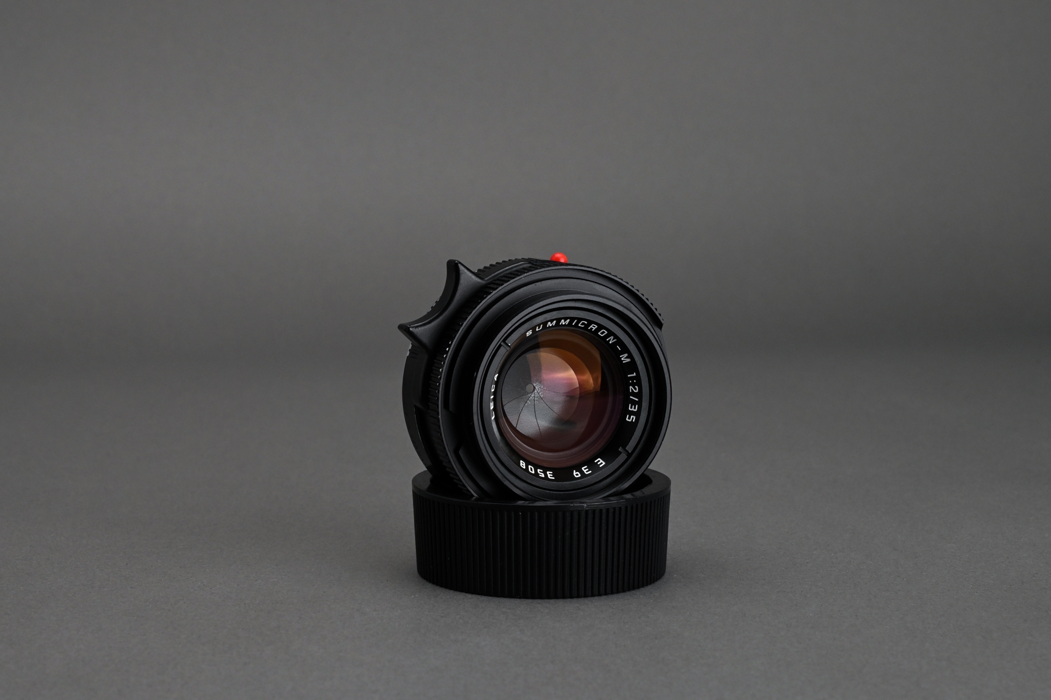 Picture of Leica Summicron-M 35mm f/2 Ver.4 Black Germany King of Bokeh KOB 7-element