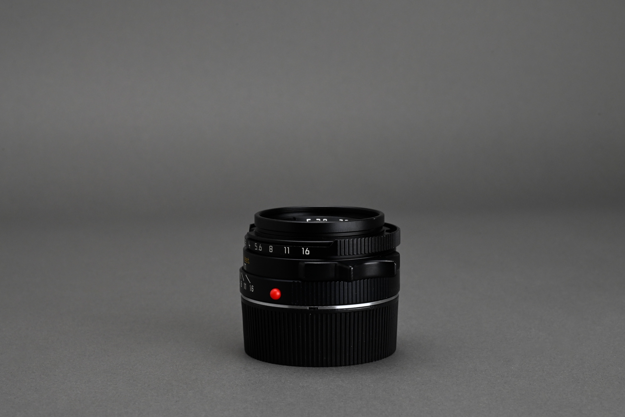 Picture of Leica Summicron-M 35mm f/2 Ver.4 Black Germany King of Bokeh KOB 7-element