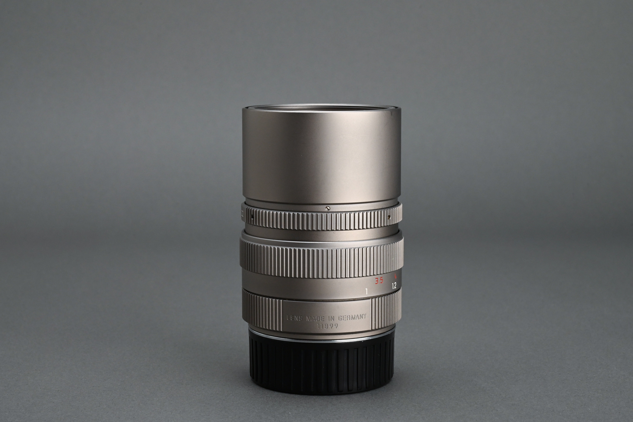 Picture of Leica Elmarit-M 90mm f/2.8 Titanium