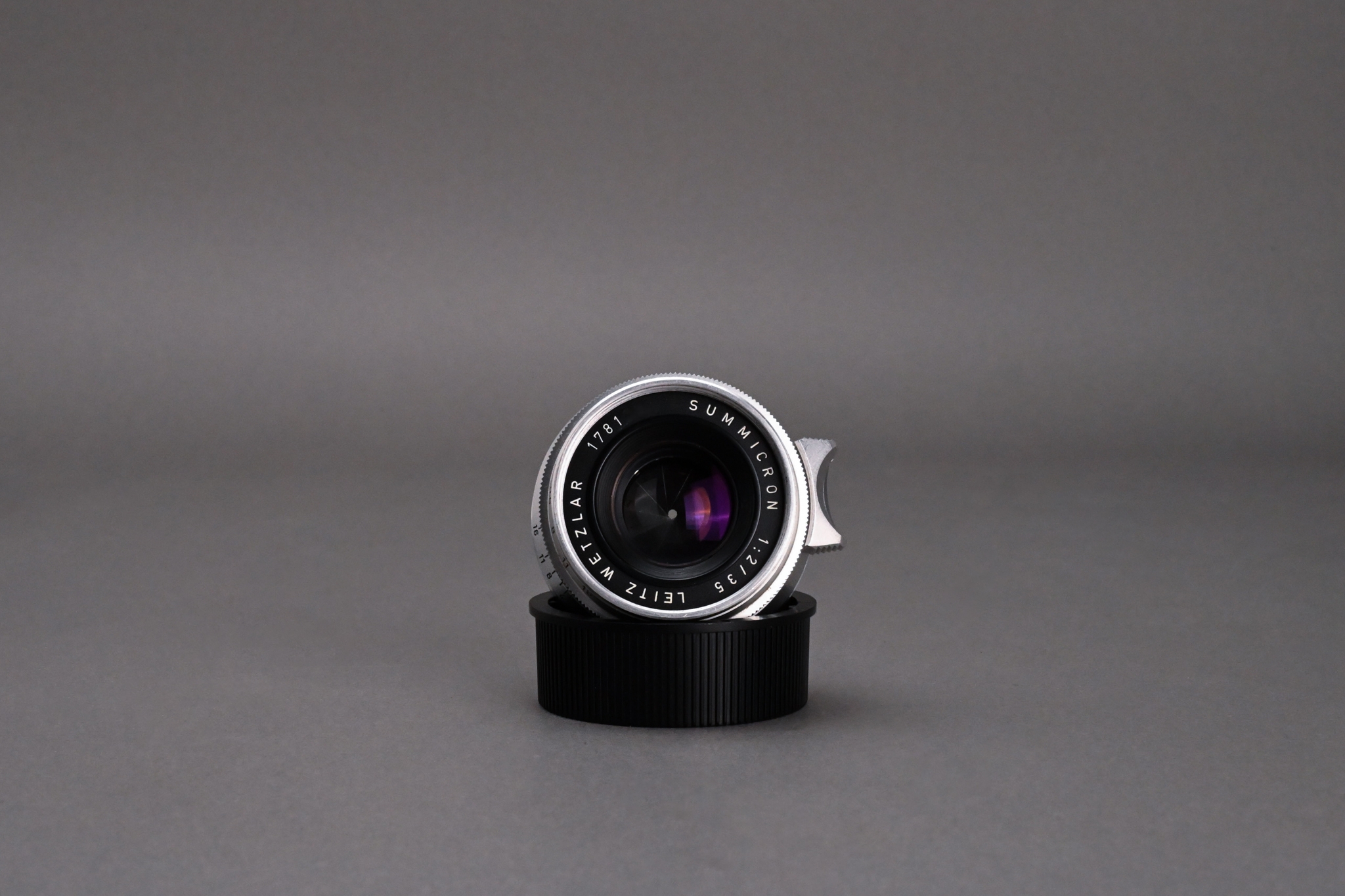 Picture of Leica Summicron-M 35mm f/2 Ver.1 8-element Silver