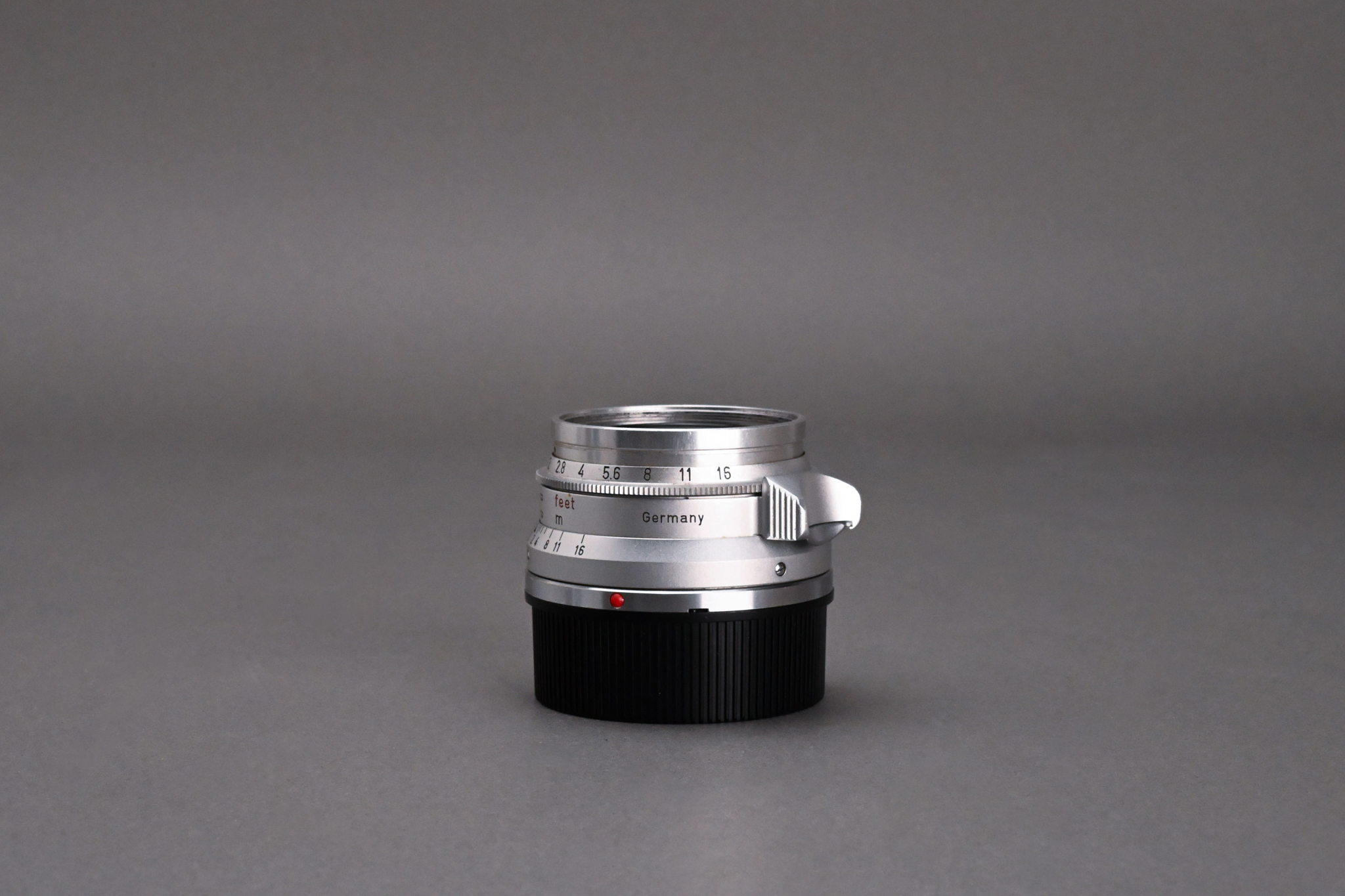 Picture of Leica Summicron-M 35mm f/2 Ver.1 8-element Silver