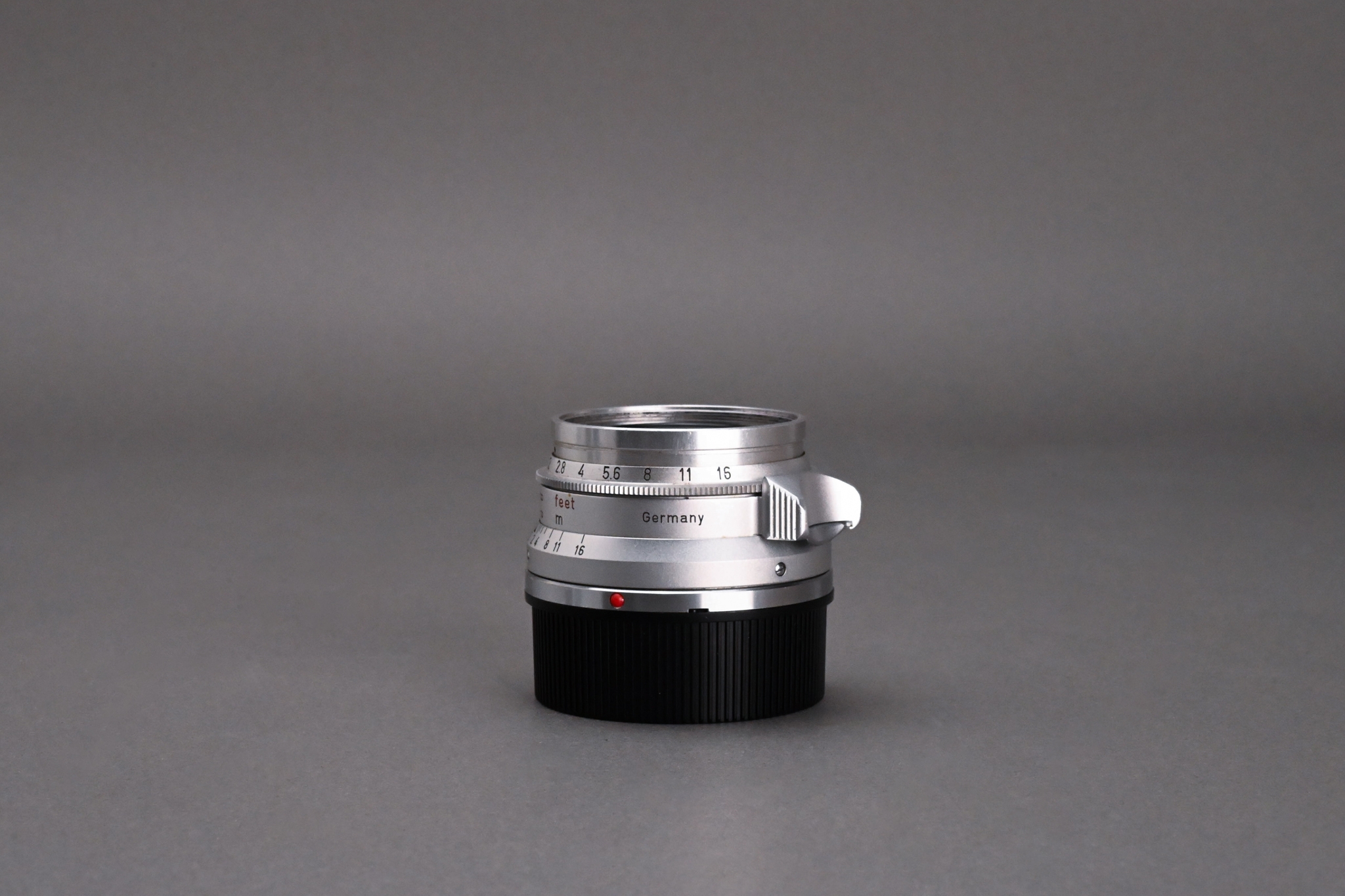 Picture of Leica Summicron-M 35mm f/2 Ver.1 8-element Silver