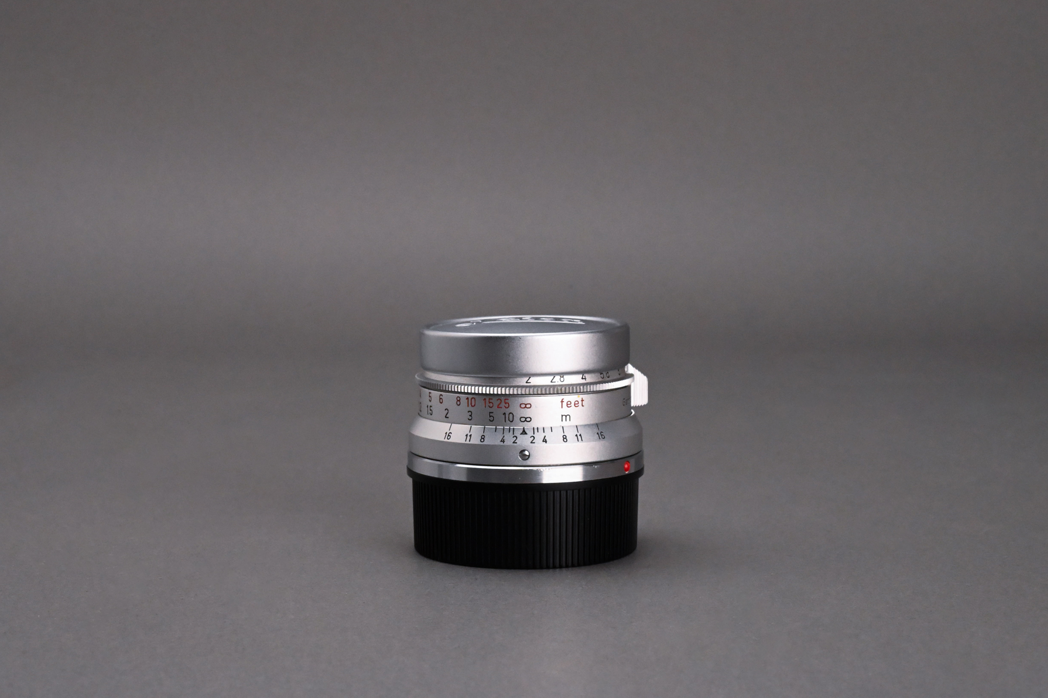 Picture of Leica Summicron-M 35mm f/2 Ver.1 8-element Silver