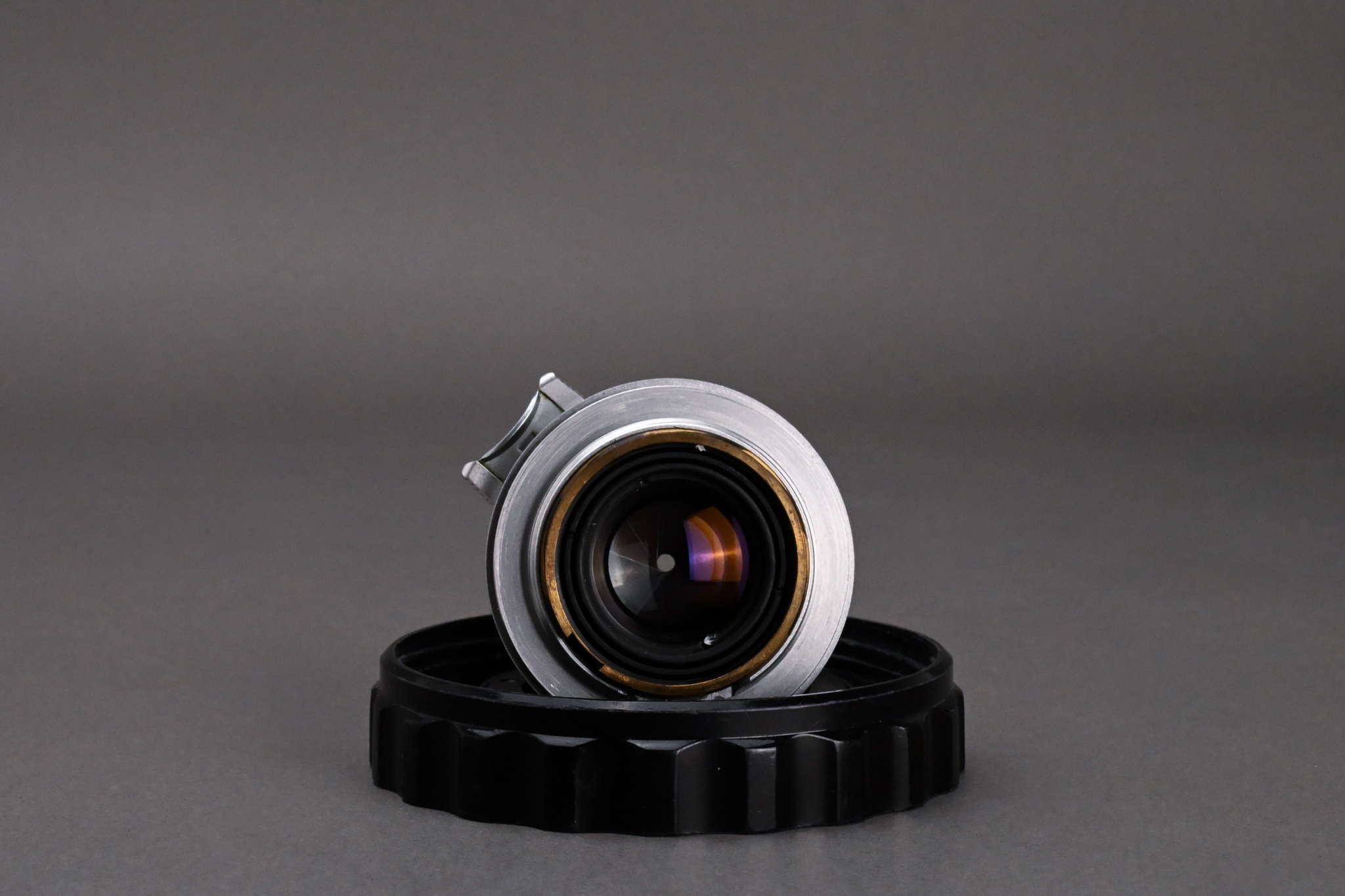 Picture of Leica Summicron 35mm f/2 Ver.1 8-element LTM