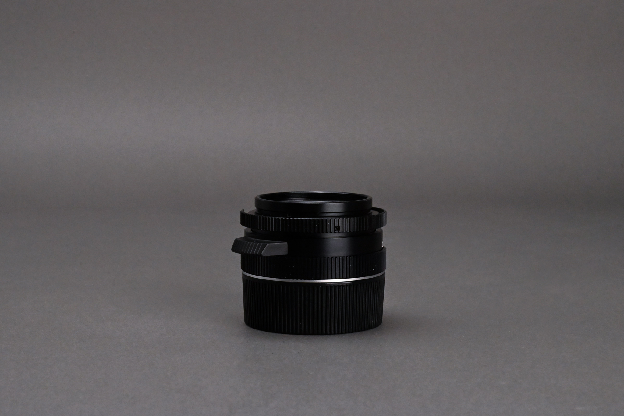 Picture of Leica Summicron-M 35mm f/2 Ver.4 7-element Canada Black Tiger Claw