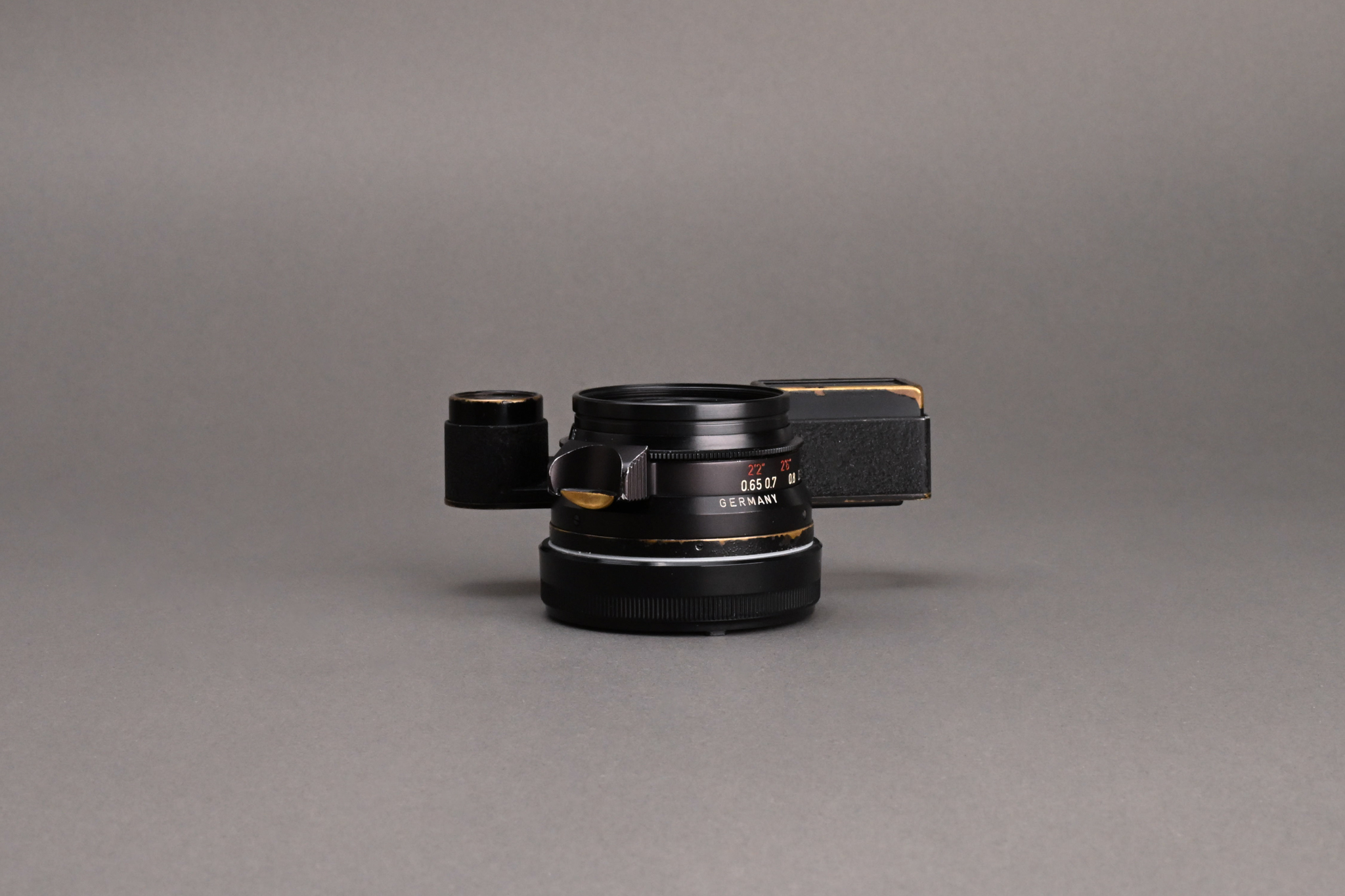 Picture of Leica Summicron-M 35mm f/2 Ver.1 8-element Black Paint Goggle M3