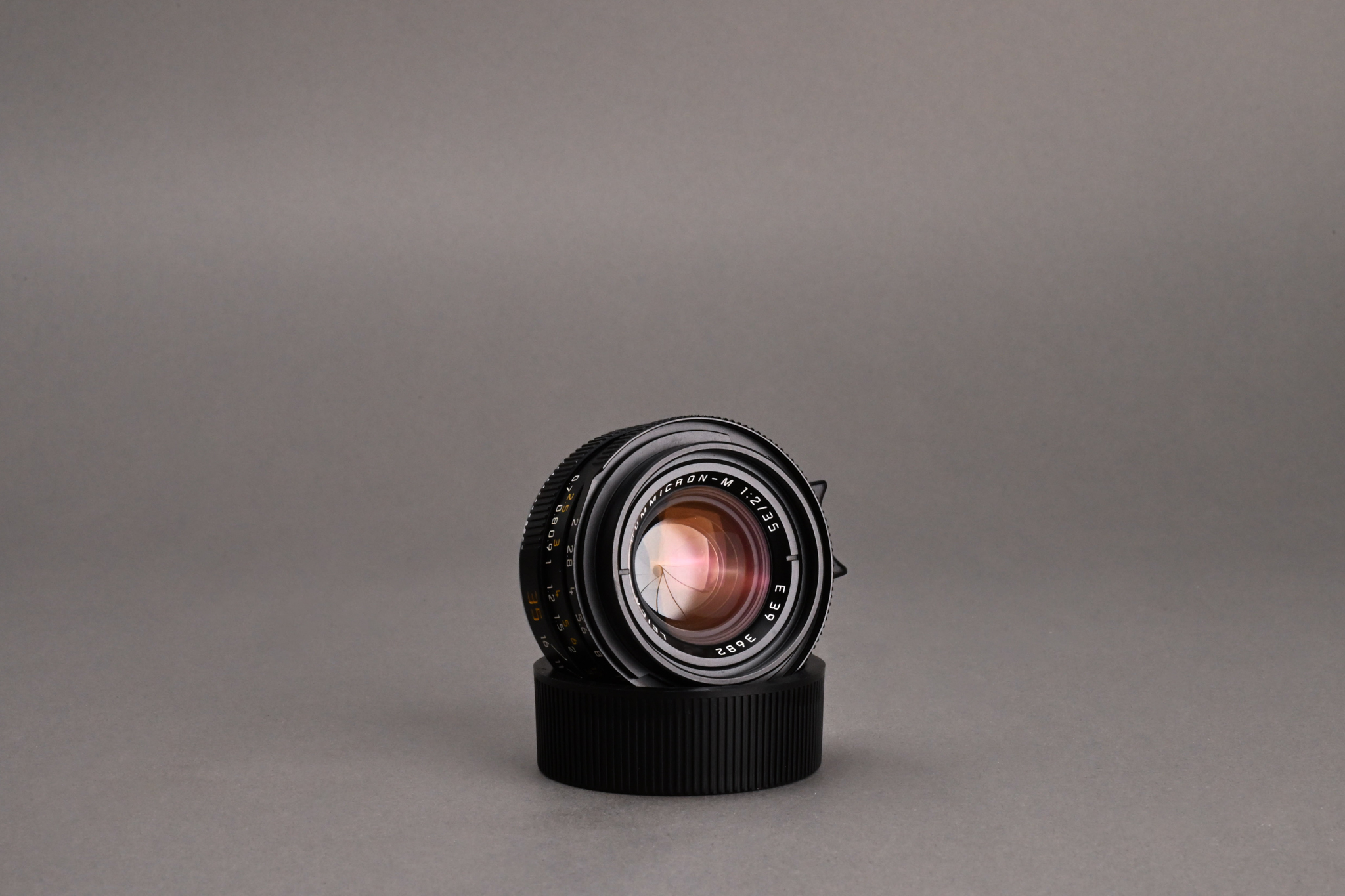 Picture of Leica Summicron-M 35mm F/2 Ver.4 7-element KOB Germany Black