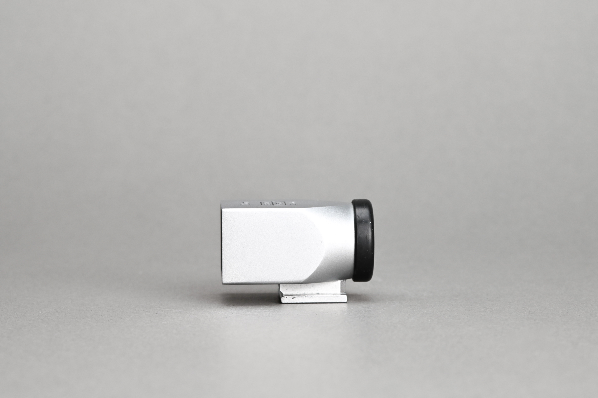 Picture of Leica 28mm SLOOZ Silver Chrome Metal Brightline View Finder