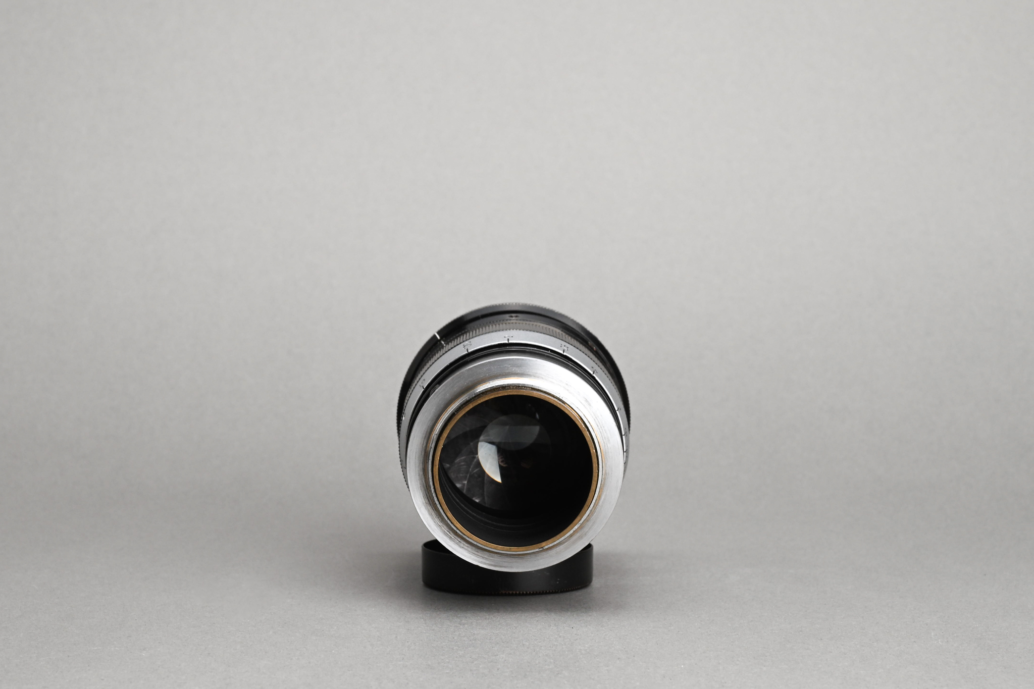 Picture of Leica Thambar 90mm f/2.2 LTM