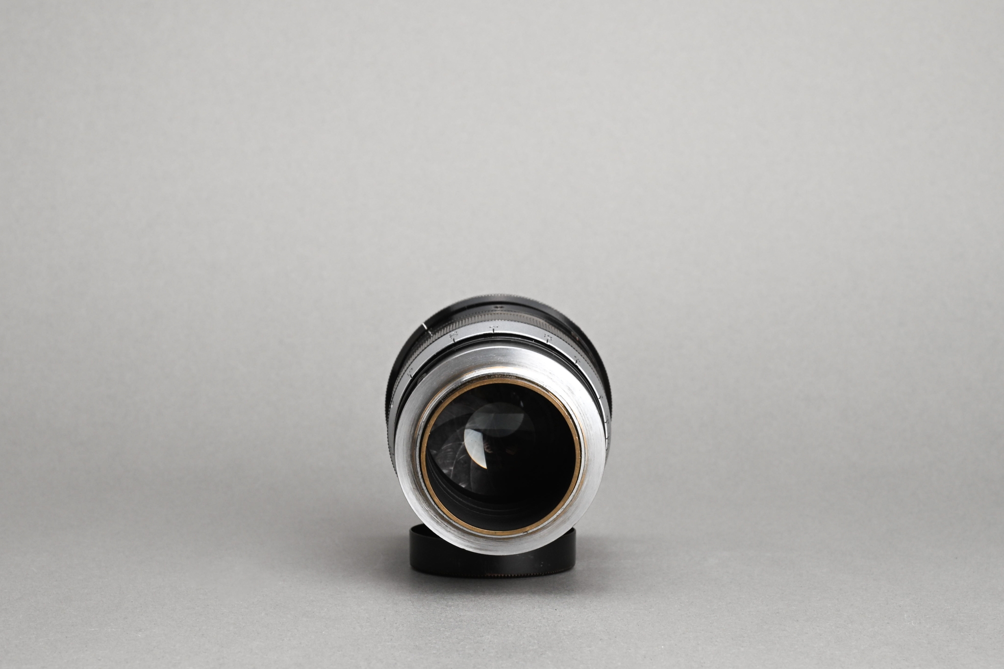 Picture of Leica Thambar 90mm f/2.2 LTM