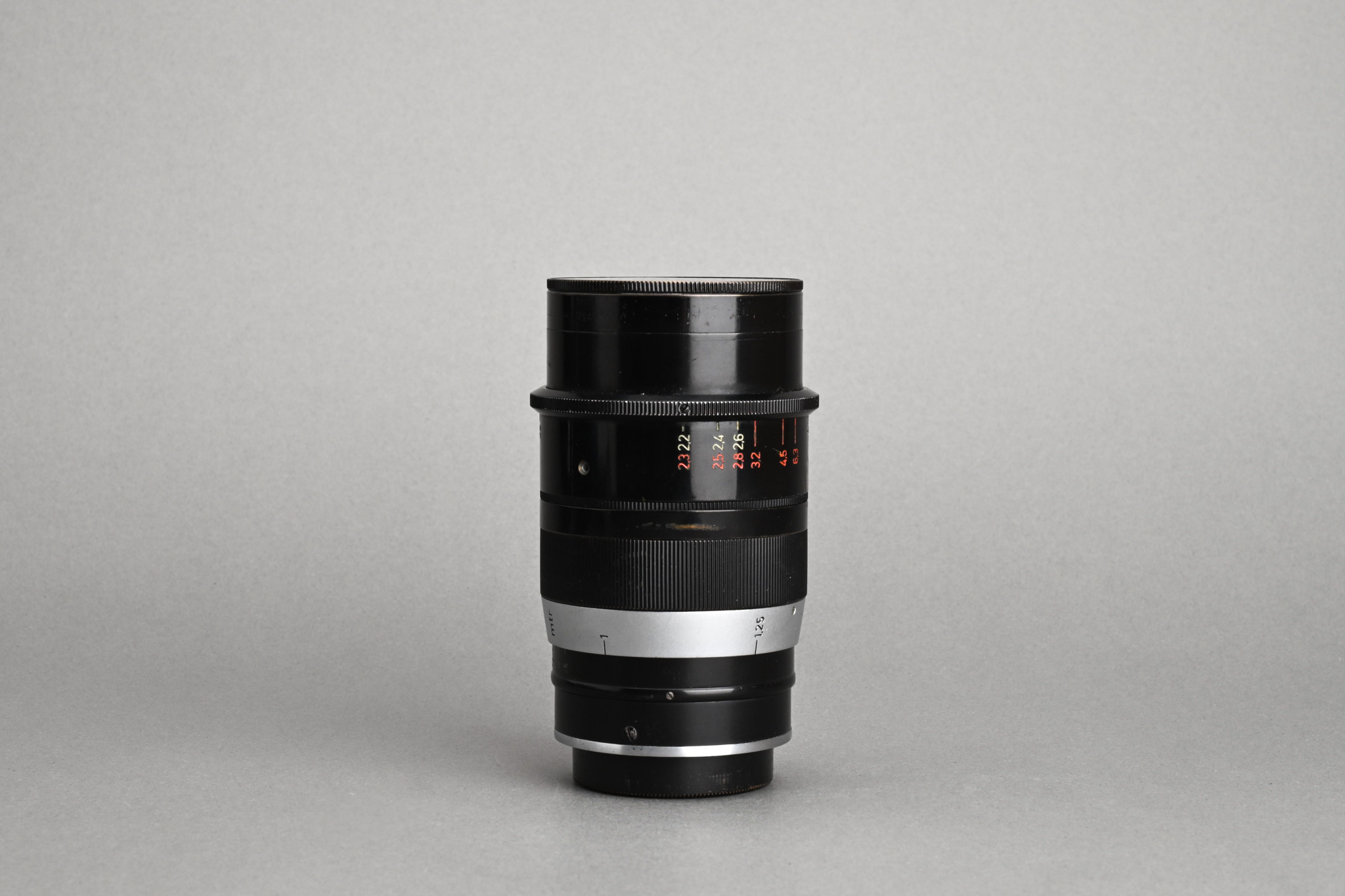 Picture of Leica Thambar 90mm f/2.2 LTM