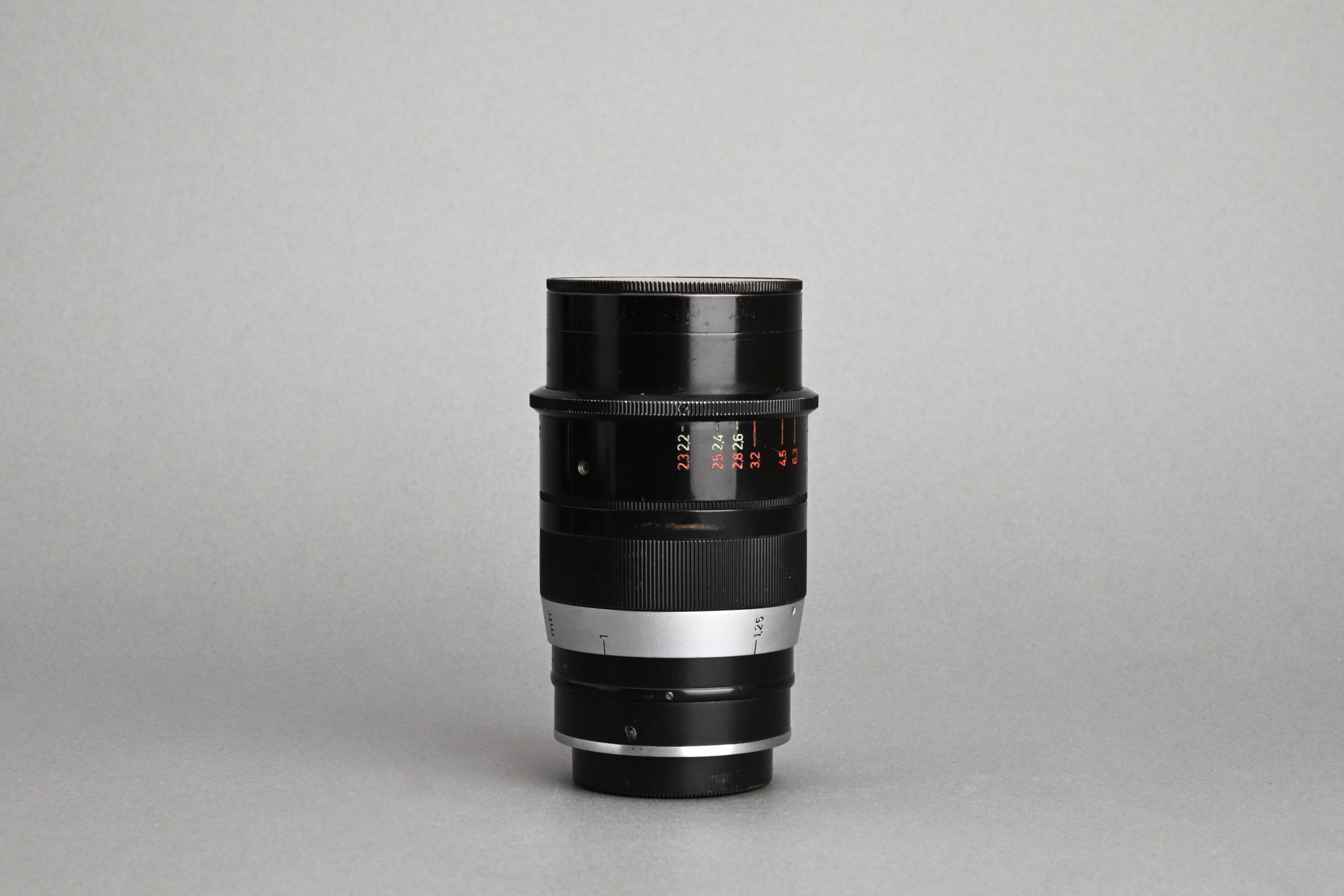 Picture of Leica Thambar 90mm f/2.2 LTM