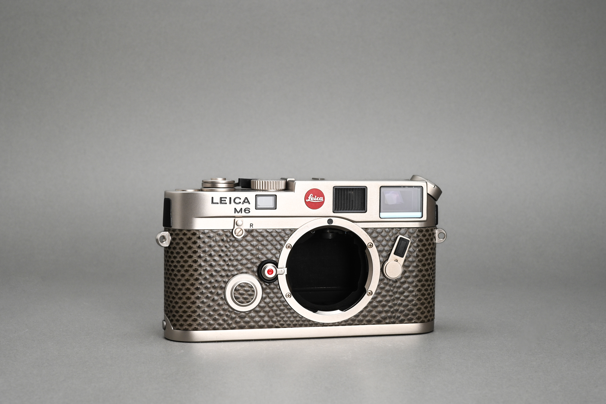 Picture of Leica M6 Platinum Set 150 Jahre Photography With Summilux-M 50mm f/1.4 Ver.2