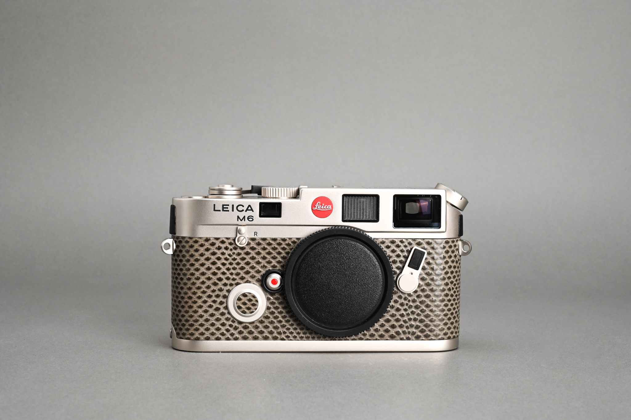 Picture of Leica M6 Platinum Set 150 Jahre Photography With Summilux-M 50mm f/1.4 Ver.2