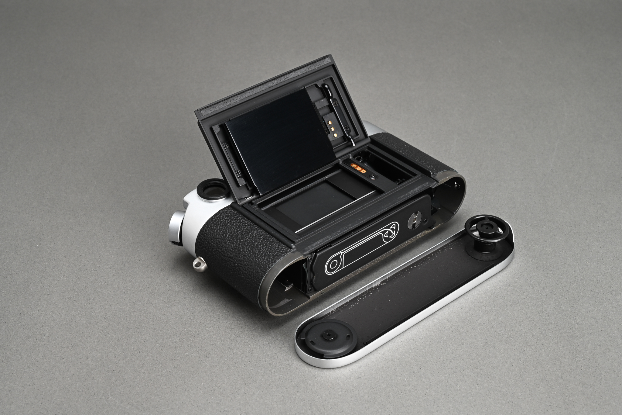 Picture of Leica M6J Silver Set with Elmar-M 50mm f/2.8