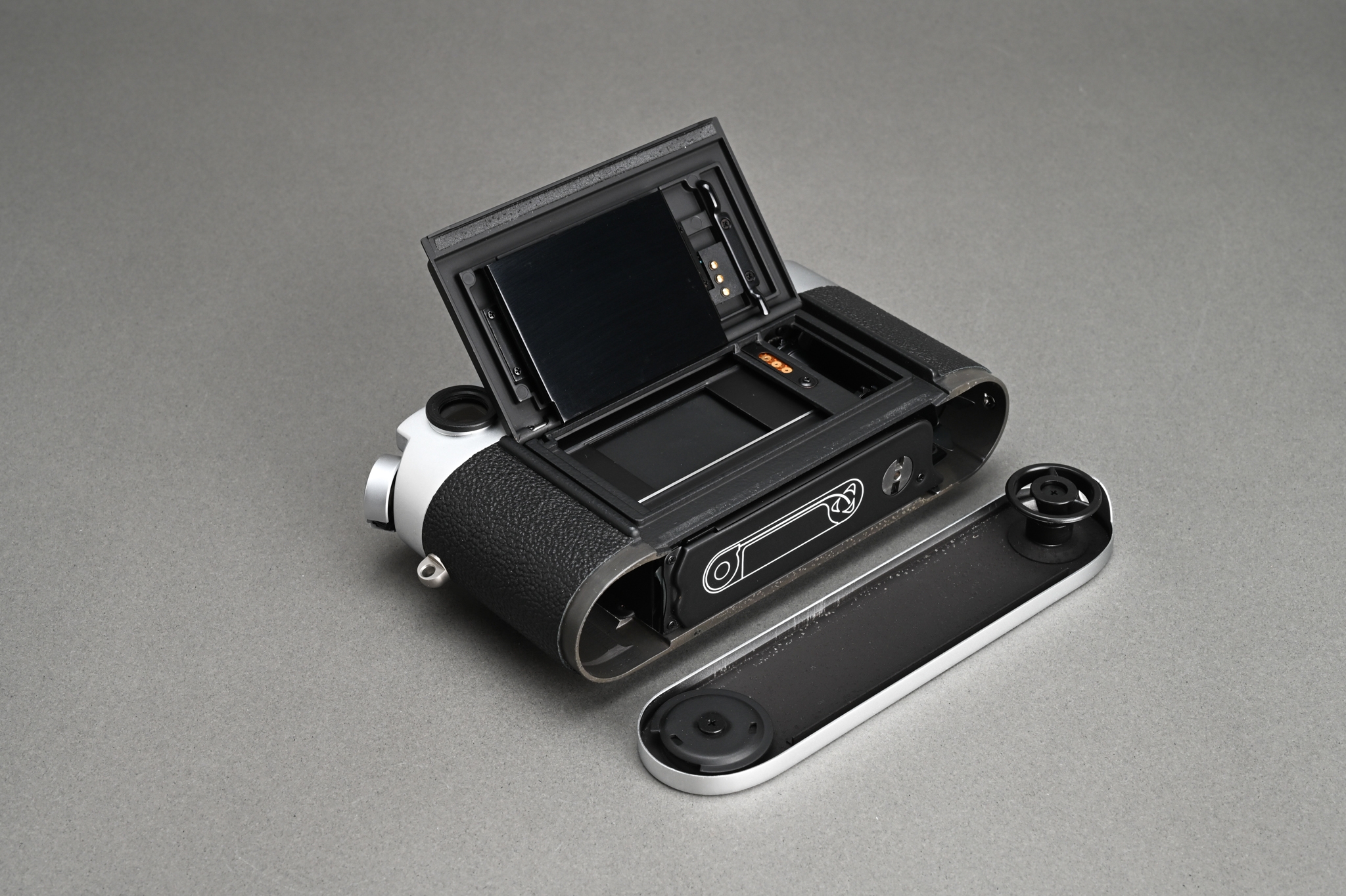 Picture of Leica M6J Silver Set with Elmar-M 50mm f/2.8