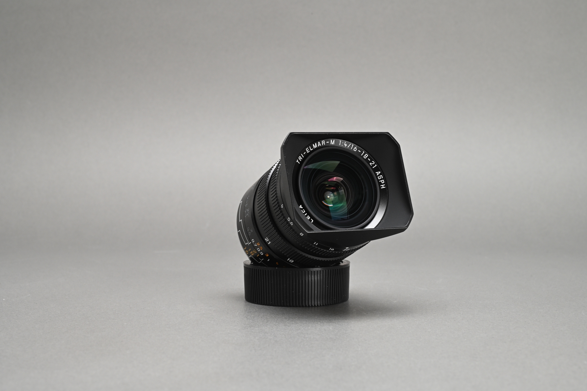 Picture of Leica WATE Tri-Elmar-M 16-18-21mm f/4 ASPH with Universal Viewfinder
