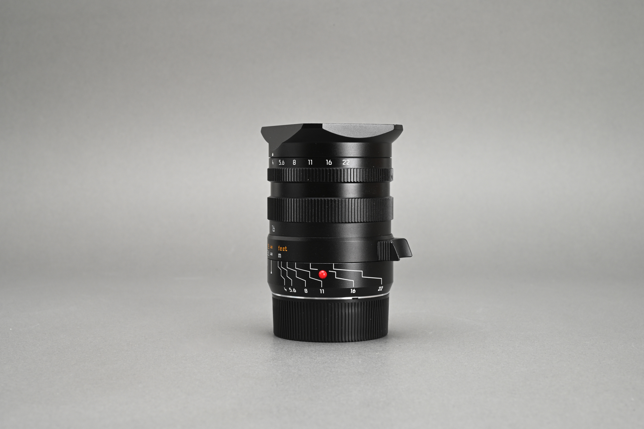 Picture of Leica WATE Tri-Elmar-M 16-18-21mm f/4 ASPH with Universal Viewfinder