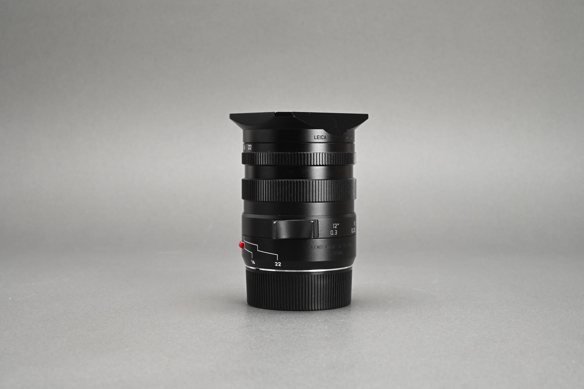 Picture of Leica WATE Tri-Elmar-M 16-18-21mm f/4 ASPH with Universal Viewfinder