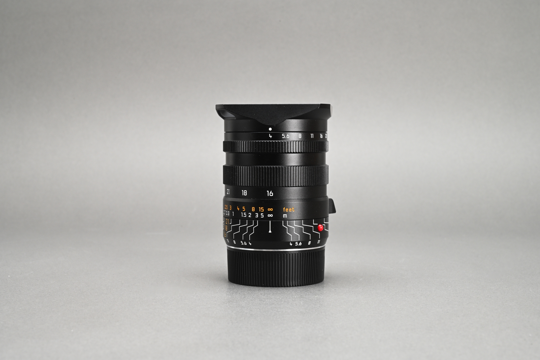 Picture of Leica WATE Tri-Elmar-M 16-18-21mm f/4 ASPH with Universal Viewfinder