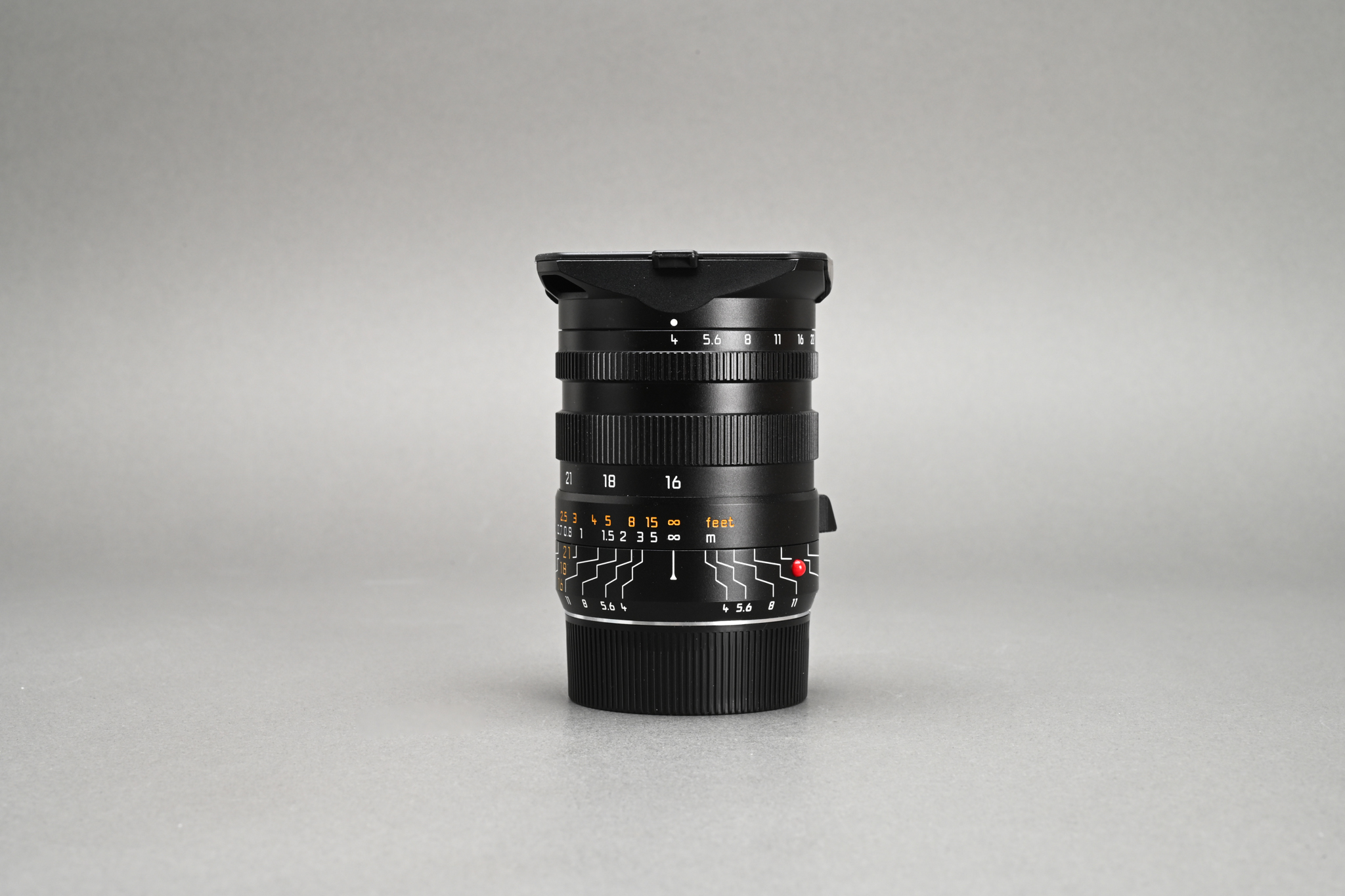 Picture of Leica WATE Tri-Elmar-M 16-18-21mm f/4 ASPH with Universal Viewfinder