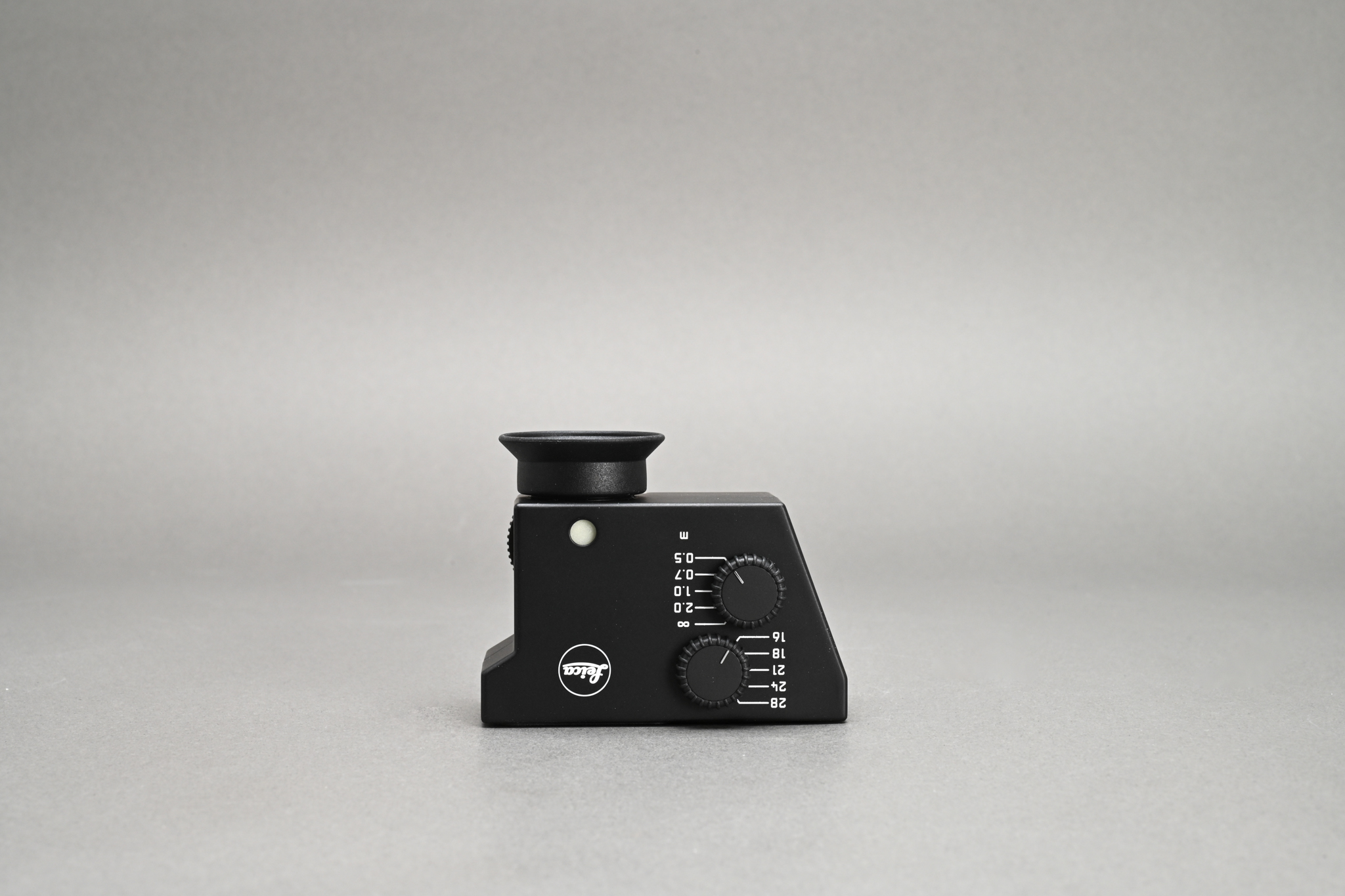 Picture of Leica WATE Tri-Elmar-M 16-18-21mm f/4 ASPH with Universal Viewfinder