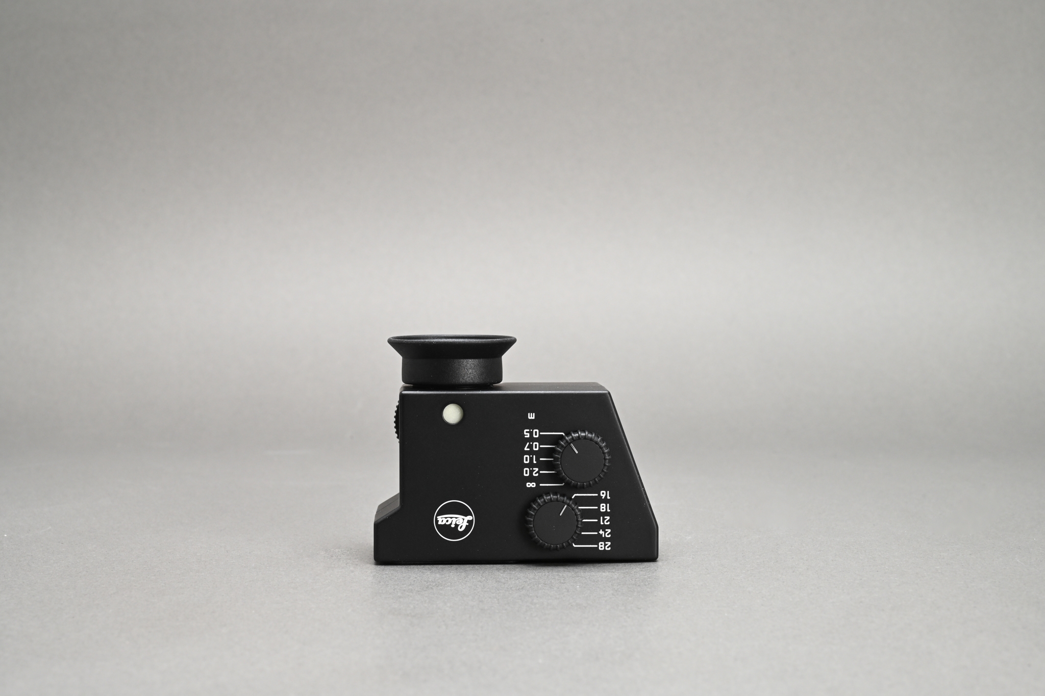 Picture of Leica WATE Tri-Elmar-M 16-18-21mm f/4 ASPH with Universal Viewfinder