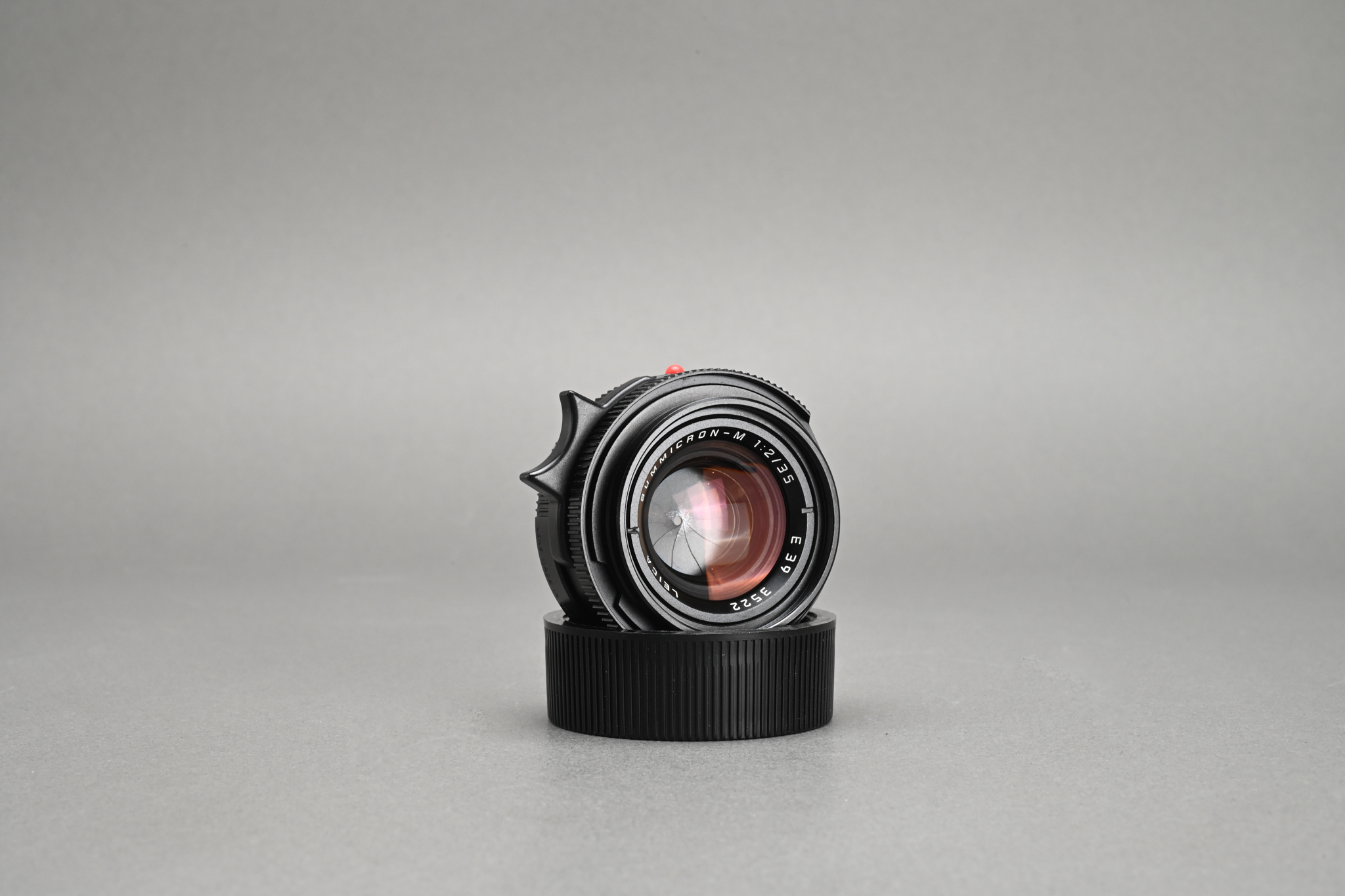 Picture of Leica Summicron-M 35mm f/2 Ver.4 Black King of Bokeh (KOB) 7-element Germany