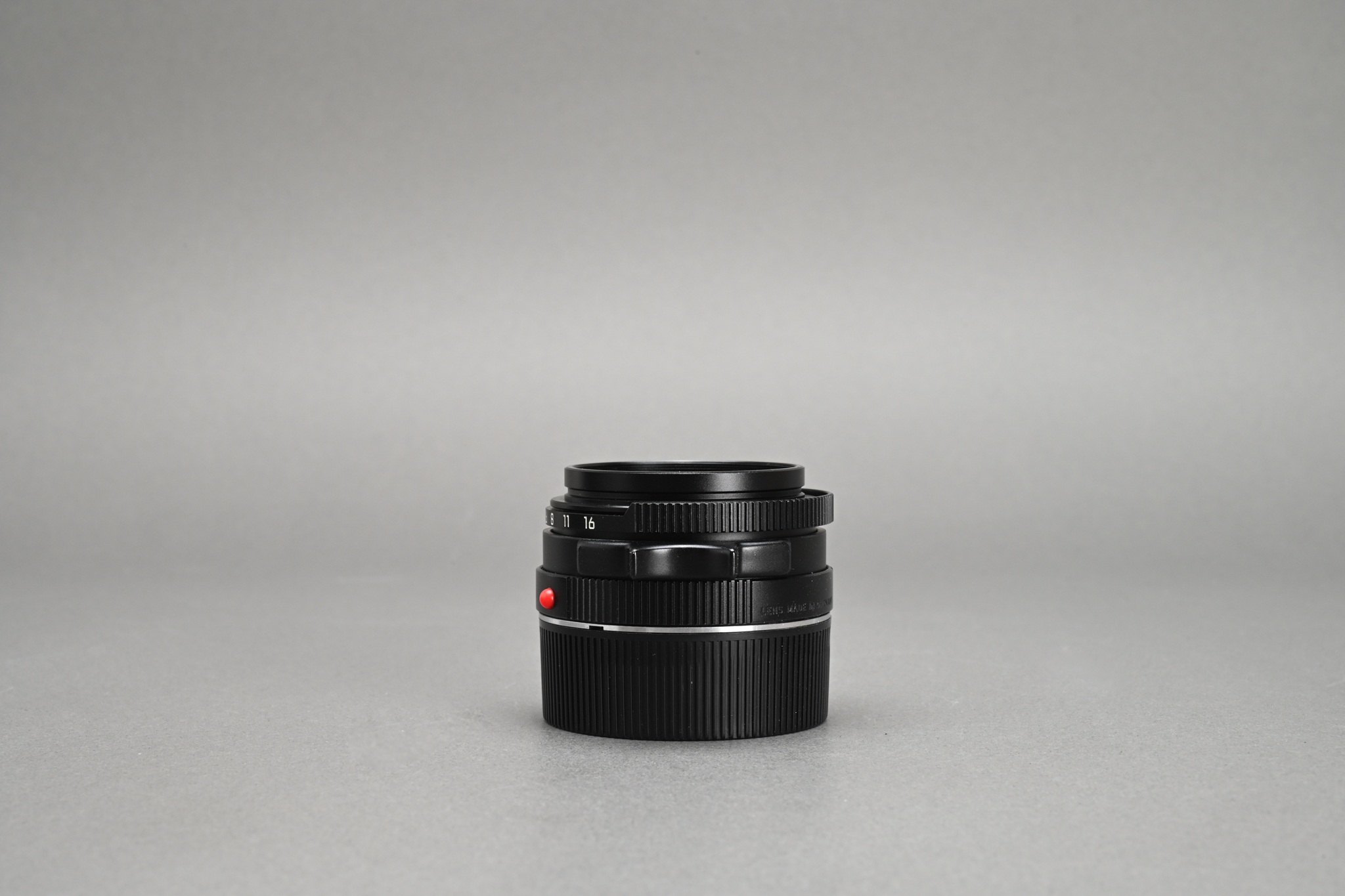 Picture of Leica Summicron-M 35mm f/2 Ver.4 Black King of Bokeh (KOB) 7-element Germany