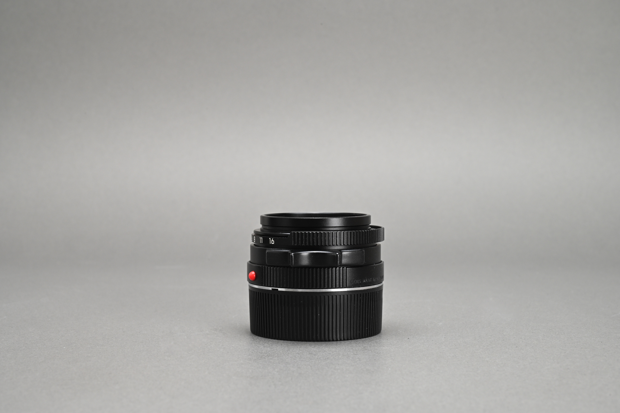 Picture of Leica Summicron-M 35mm f/2 Ver.4 Black King of Bokeh (KOB) 7-element Germany