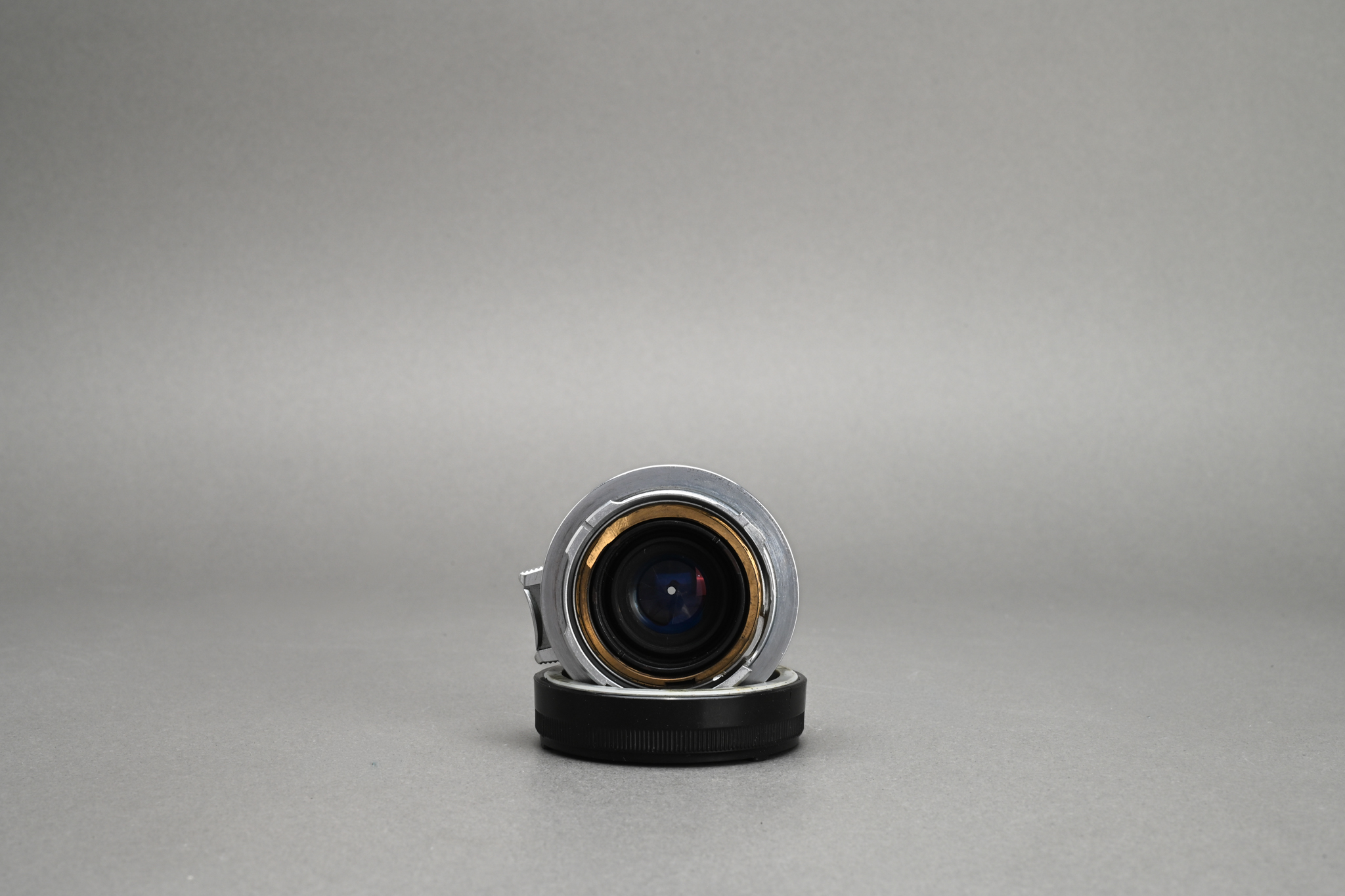 Picture of Leica Summaron-M 35mm f/2.8 modified to M2 non-google