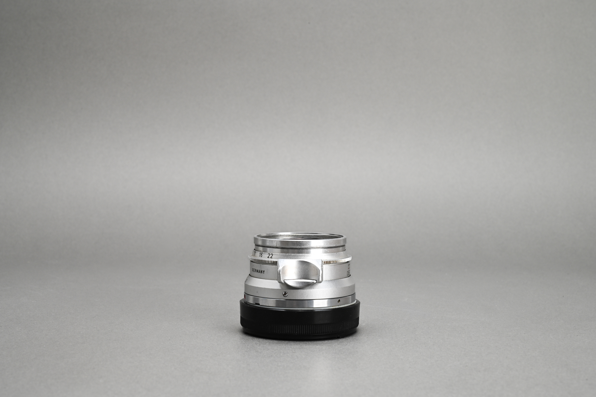 Picture of Leica Summaron-M 35mm f/2.8 modified to M2 non-google