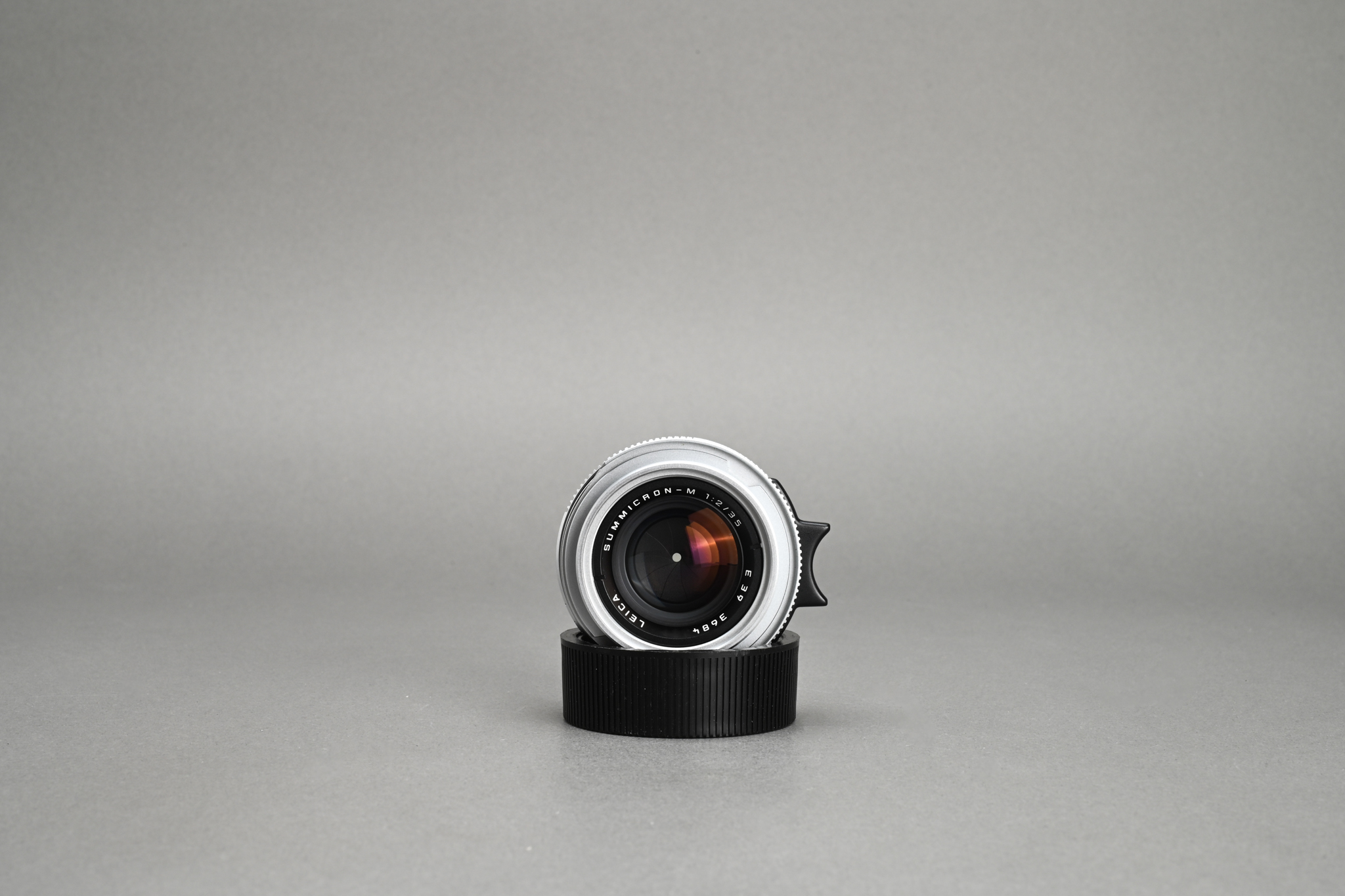 Picture of Leica Summicron-M 35mm f/2 Ver.4 Silver Chrome King of Bokeh (KOB) 7-element Germany