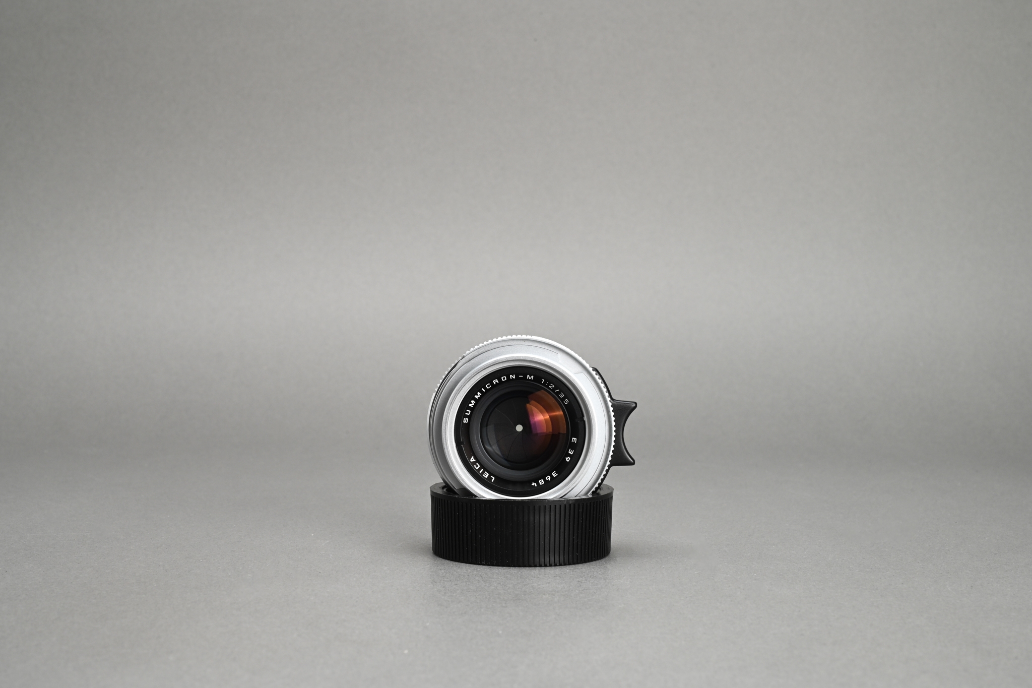 Picture of Leica Summicron-M 35mm f/2 Ver.4 Silver Chrome King of Bokeh (KOB) 7-element Germany