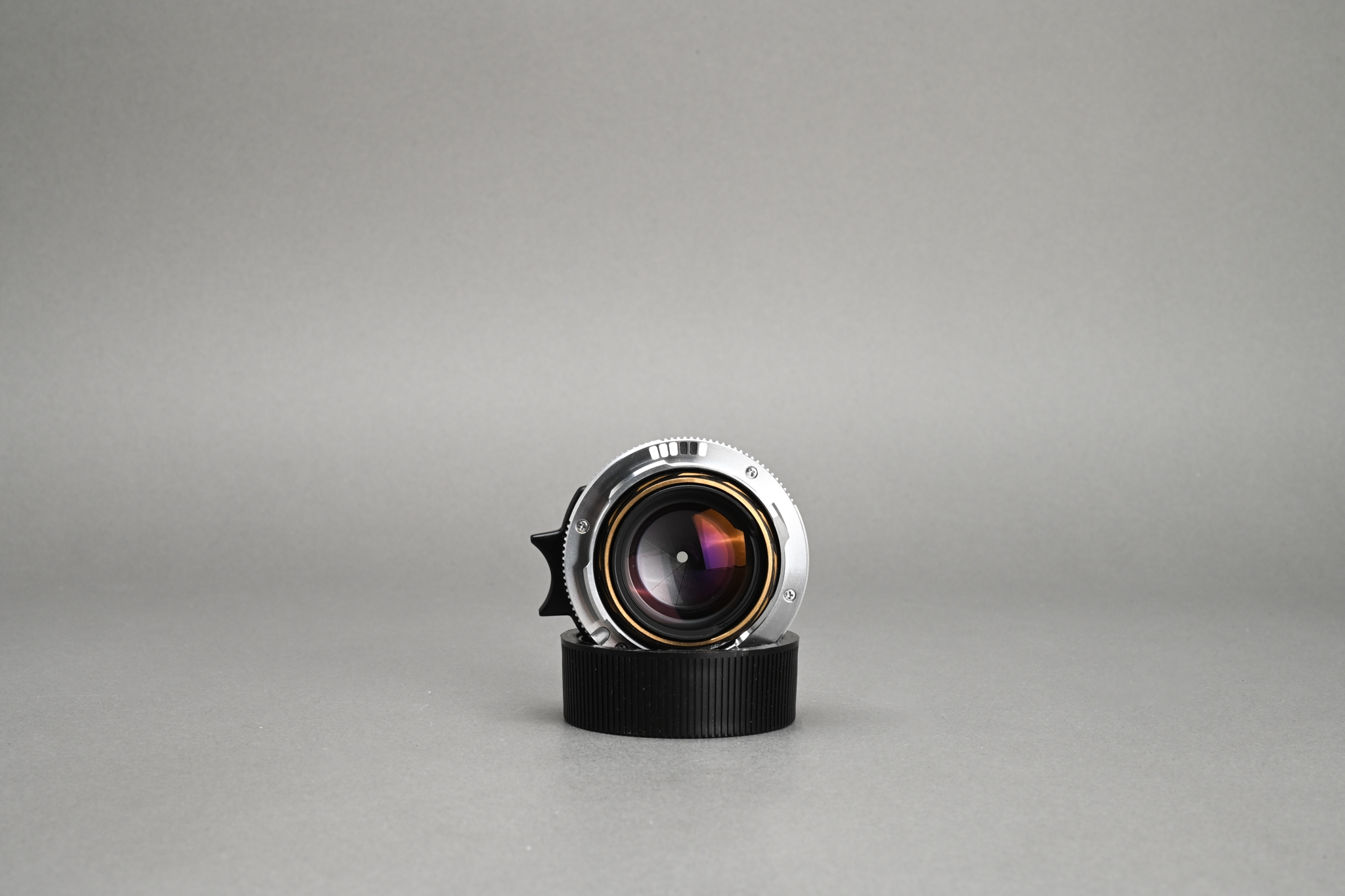 Picture of Leica Summicron-M 35mm f/2 Ver.4 Silver Chrome King of Bokeh (KOB) 7-element Germany