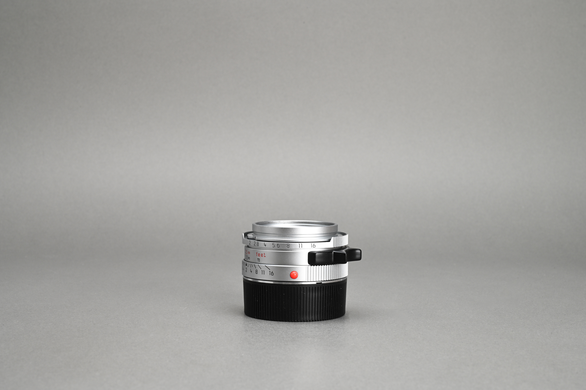Picture of Leica Summicron-M 35mm f/2 Ver.4 Silver Chrome King of Bokeh (KOB) 7-element Germany