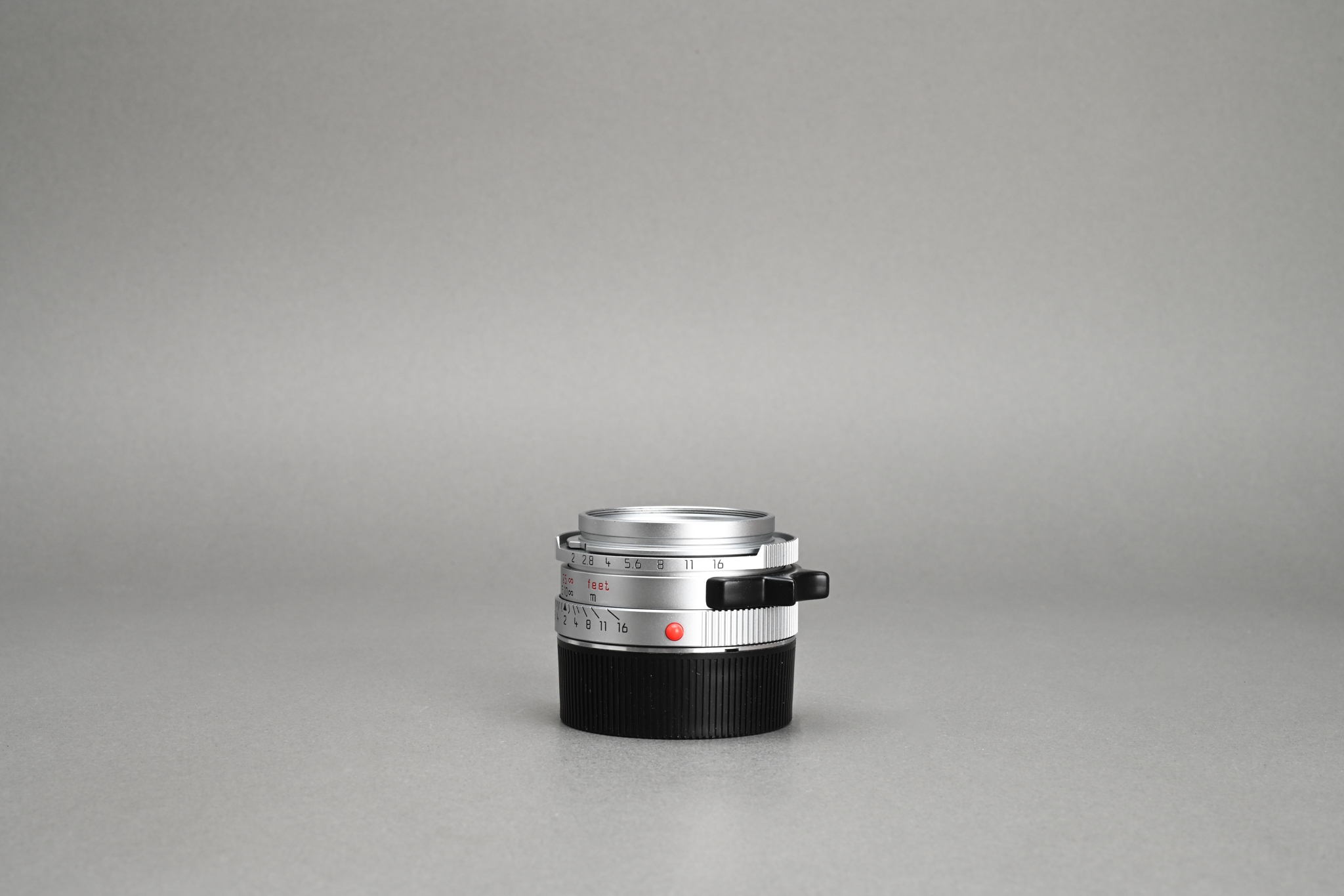 Picture of Leica Summicron-M 35mm f/2 Ver.4 Silver Chrome King of Bokeh (KOB) 7-element Germany