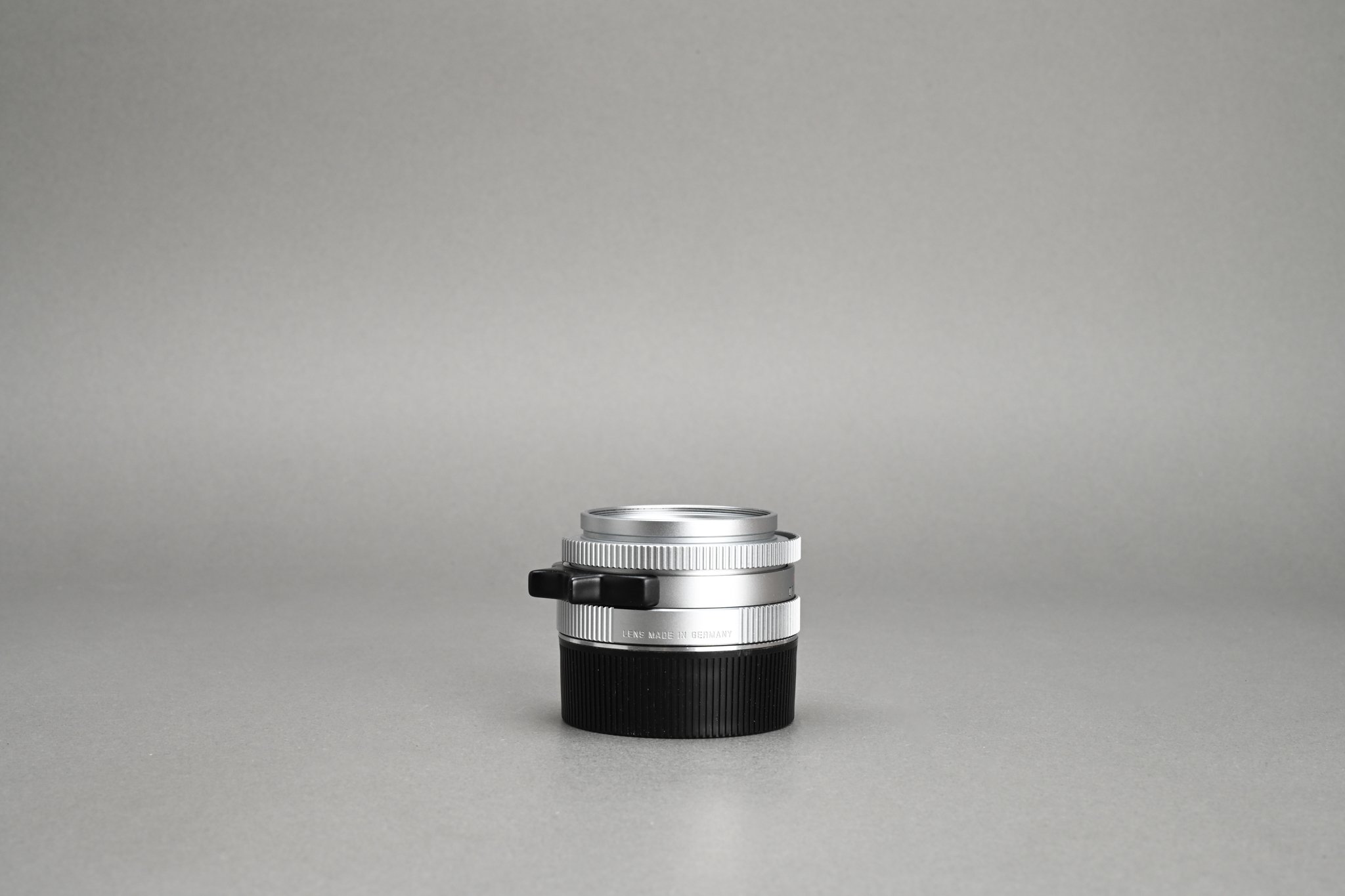 Picture of Leica Summicron-M 35mm f/2 Ver.4 Silver Chrome King of Bokeh (KOB) 7-element Germany