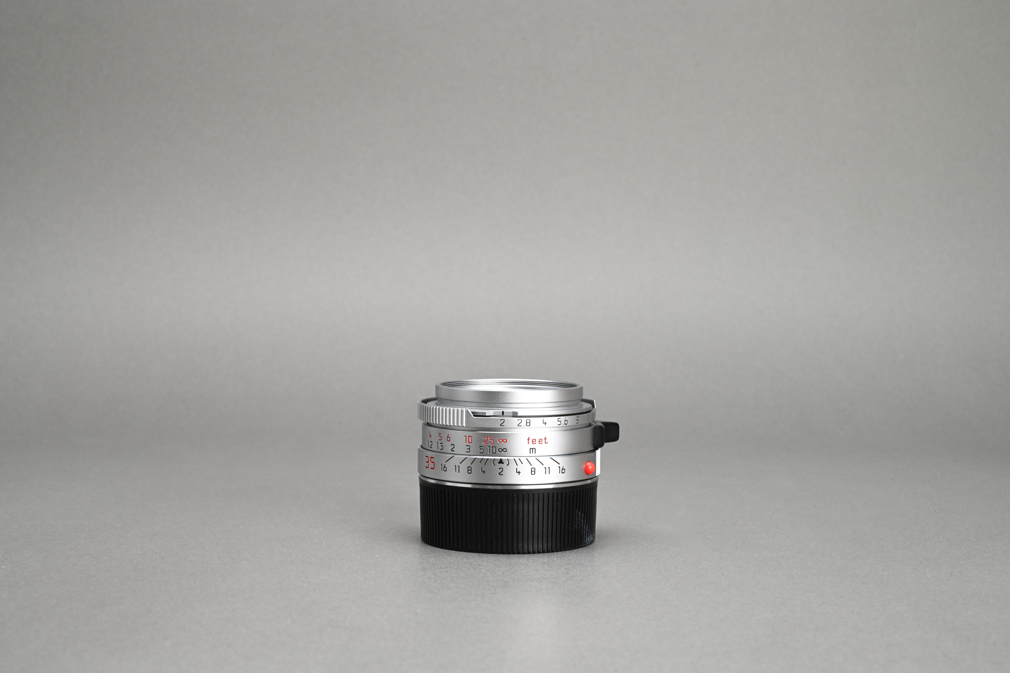 Picture of Leica Summicron-M 35mm f/2 Ver.4 Silver Chrome King of Bokeh (KOB) 7-element Germany
