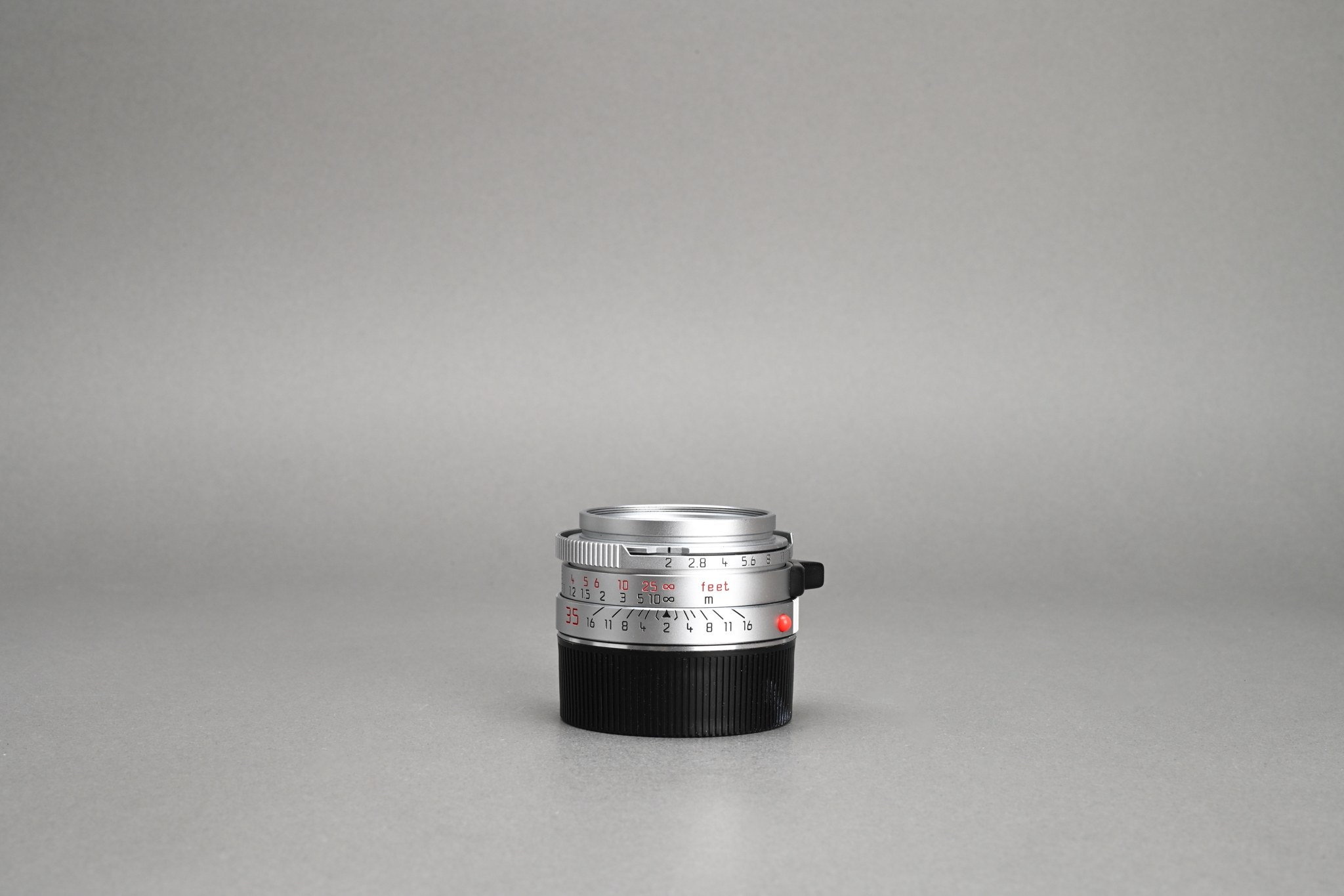 Picture of Leica Summicron-M 35mm f/2 Ver.4 Silver Chrome King of Bokeh (KOB) 7-element Germany