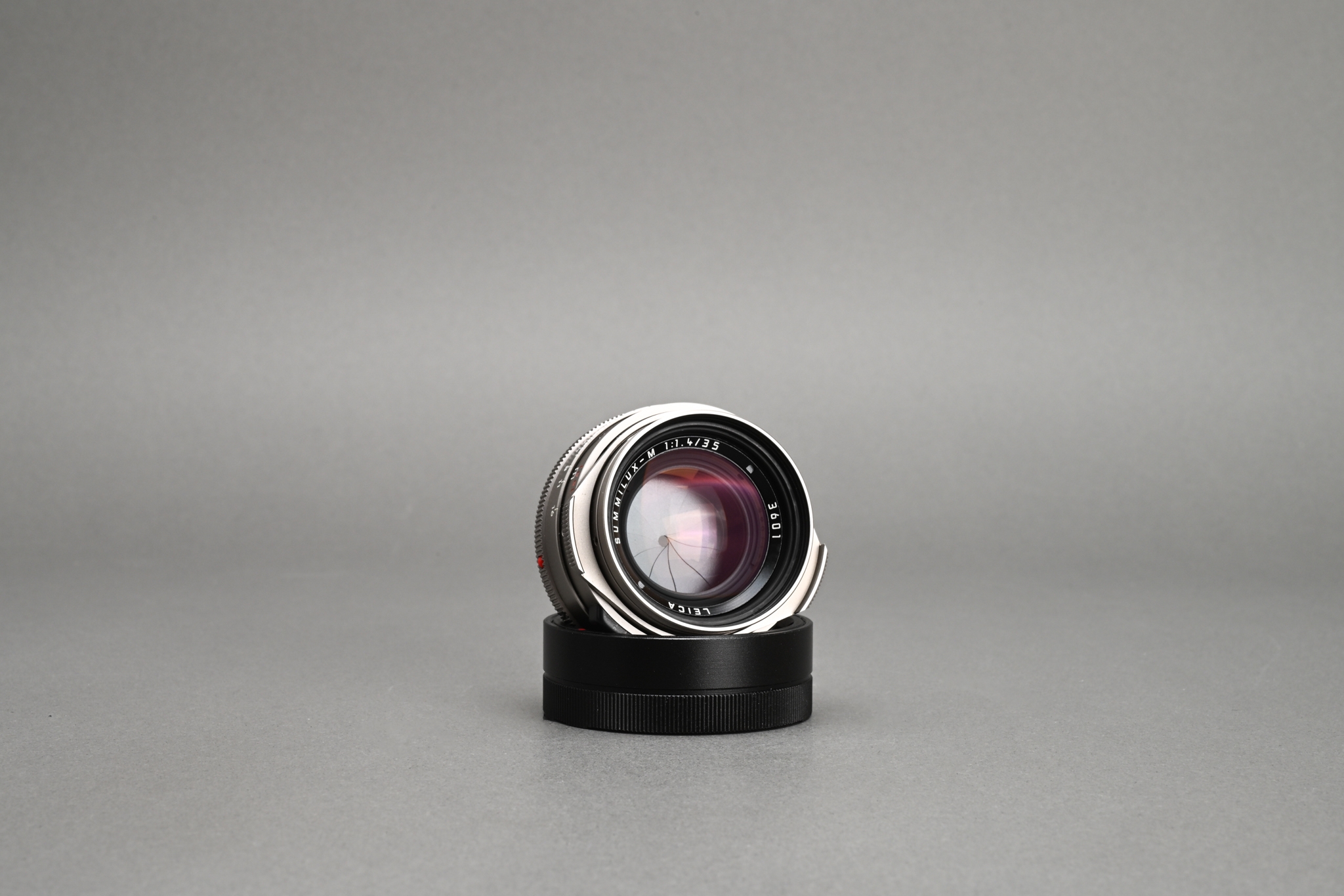 Picture of Leica Summilux-M 35mm f/1.4 Ver.2 Titanium