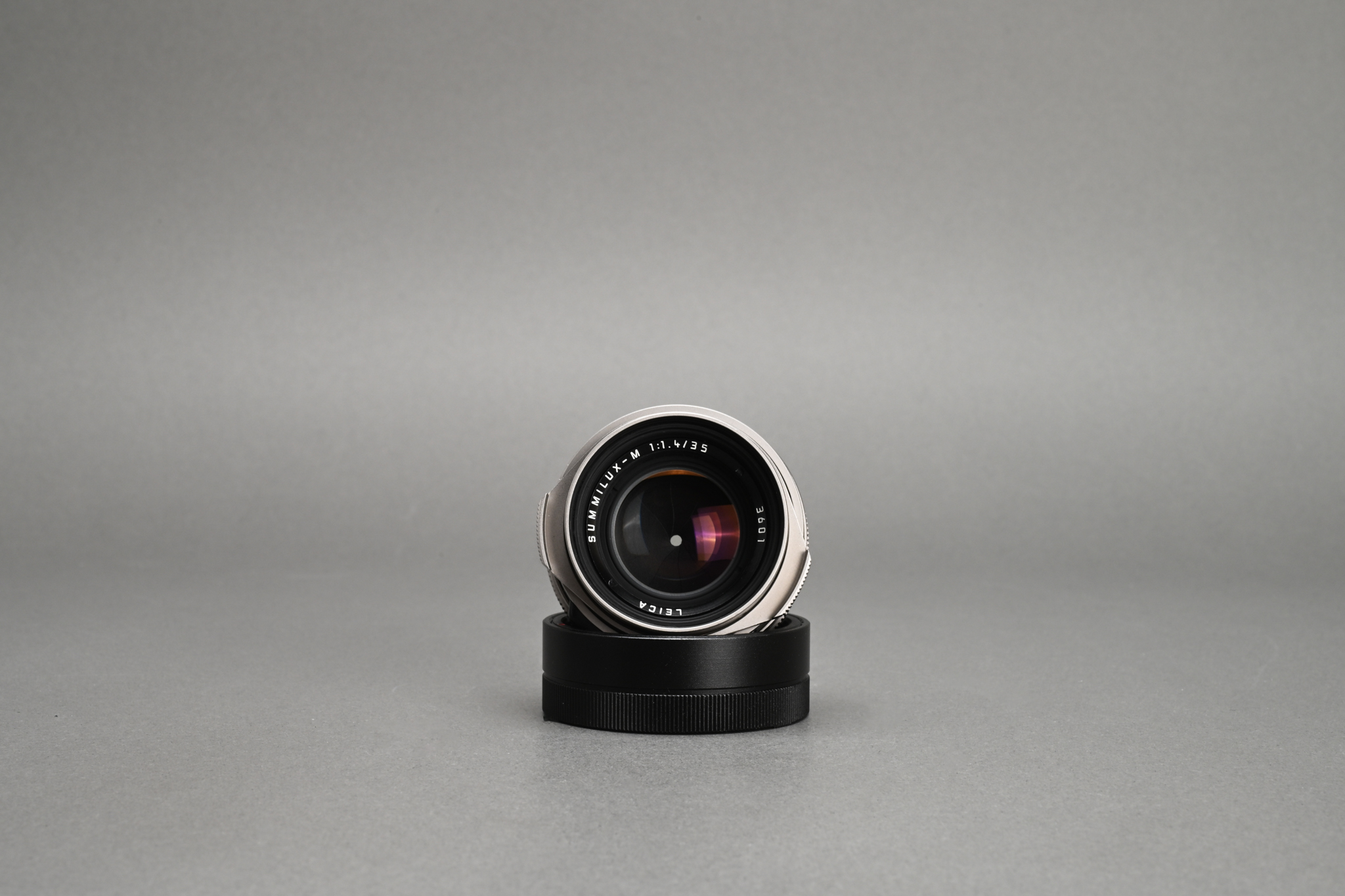 Picture of Leica Summilux-M 35mm f/1.4 Ver.2 Titanium