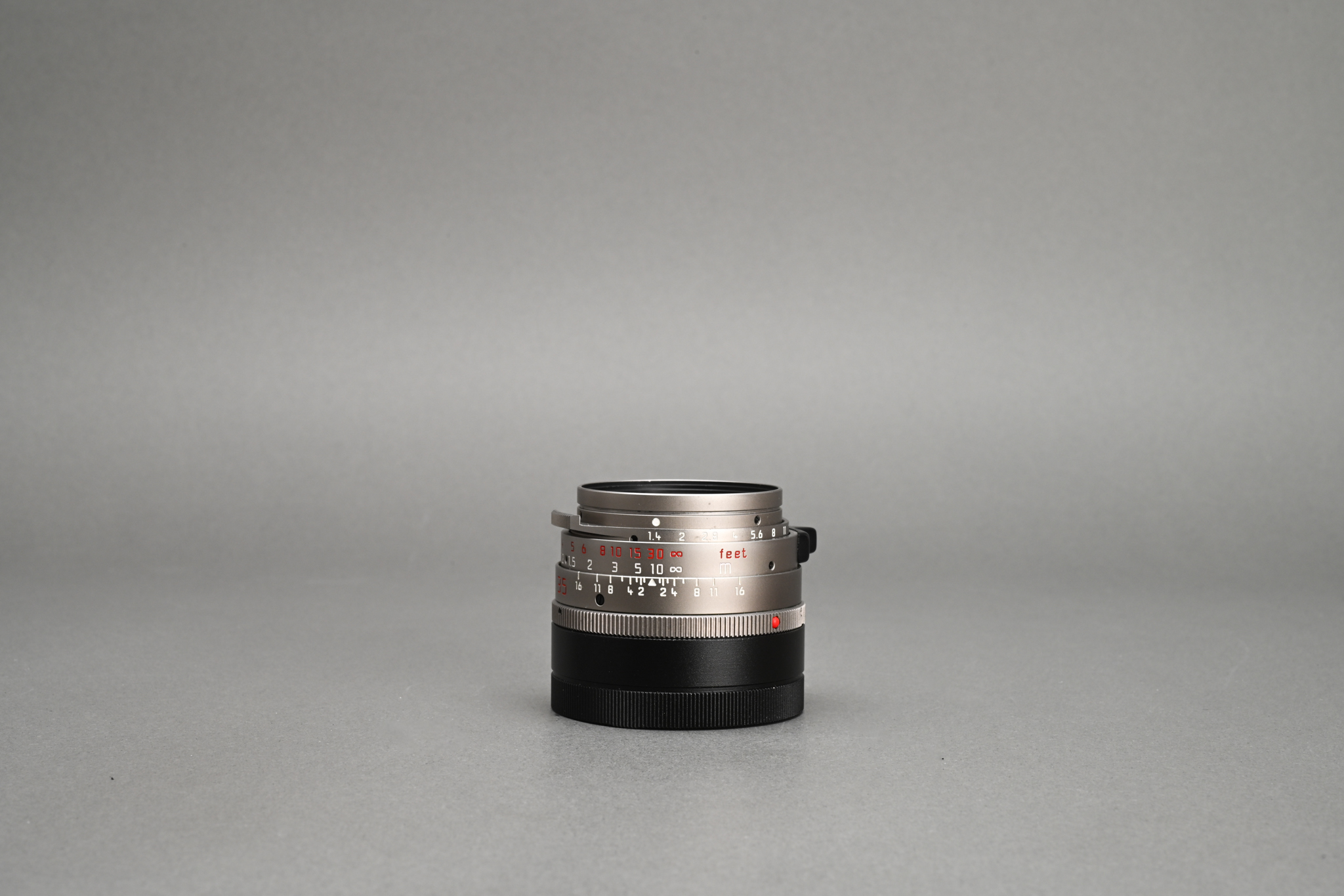 Picture of Leica Summilux-M 35mm f/1.4 Ver.2 Titanium