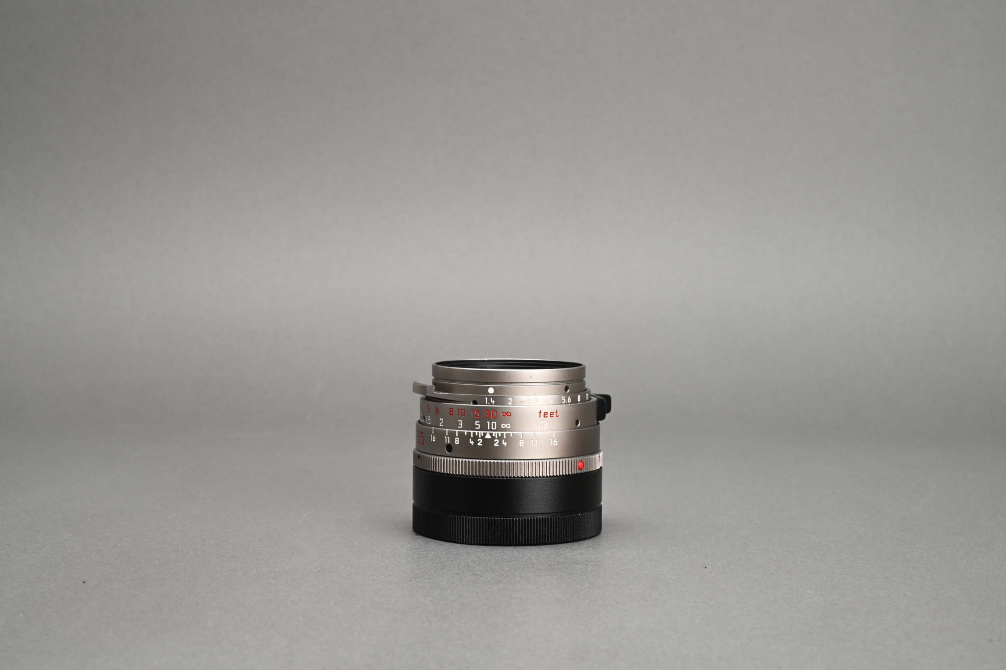Picture of Leica Summilux-M 35mm f/1.4 Ver.2 Titanium